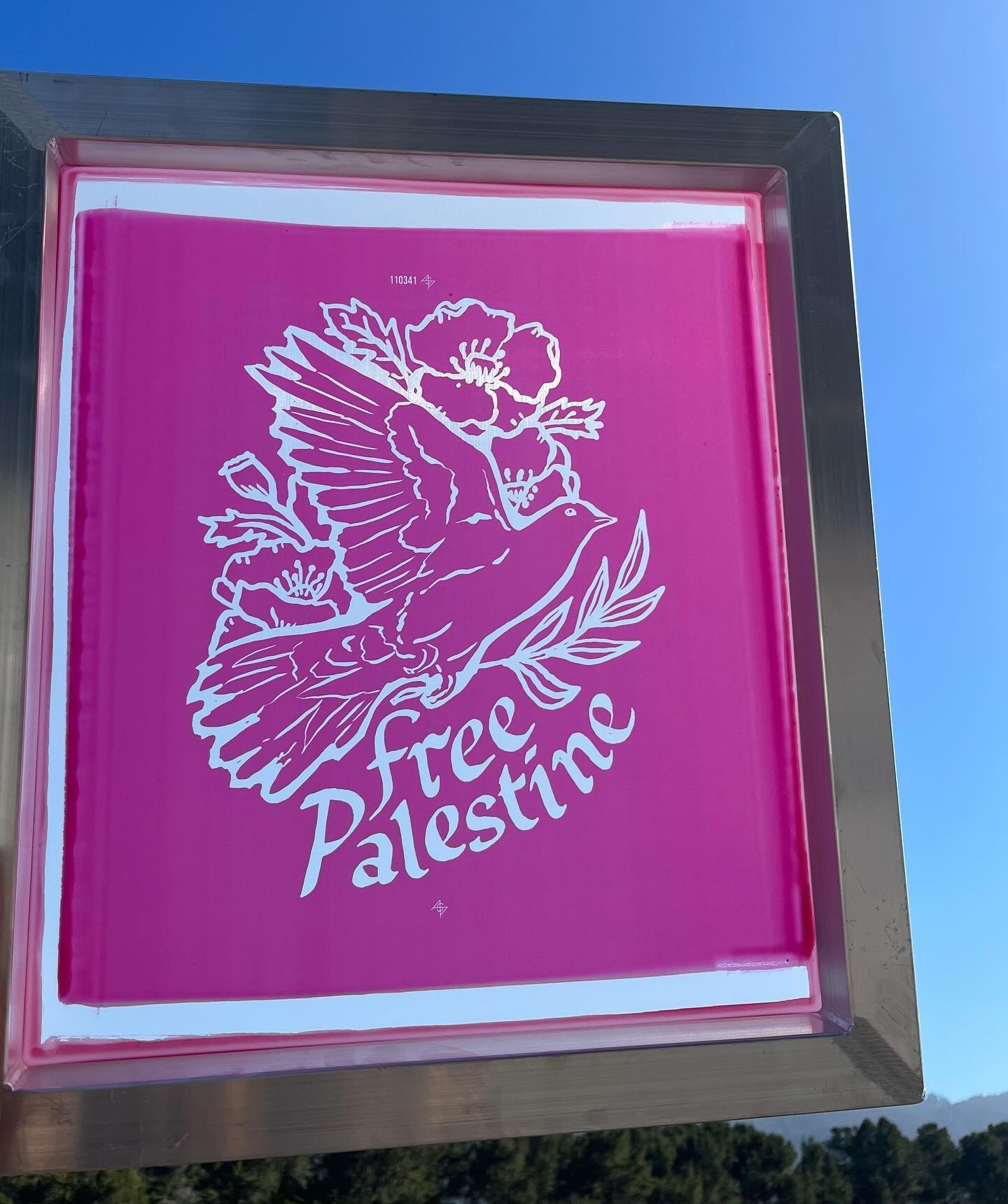 ~*~*~*Free Palestine, End Imperialism🕊️🌹I will be at @gospelflatshowspace this Friday screenprinting with @larry_chakra, all proceeds going to aid efforts in Gaza. We will have shirts and totes and bring anything you want printed on! ~*~*~*~*~
Part