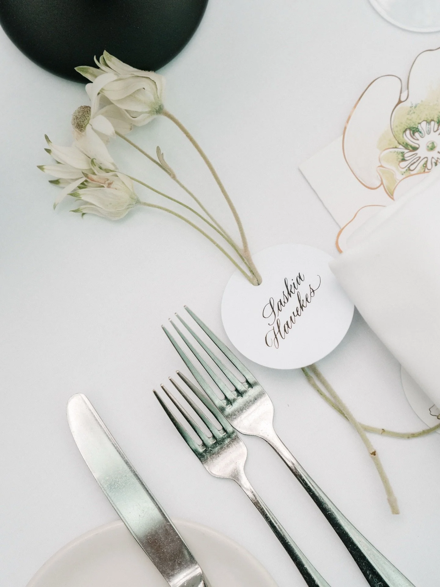 Guest list changing by the minute again? 

Late RSVPs and last-minute updates are a given in events. It&rsquo;s where on-site calligraphy can help! Bring seamless, real-time personalisation to every seat&mdash;elevating the guest experience, even whe