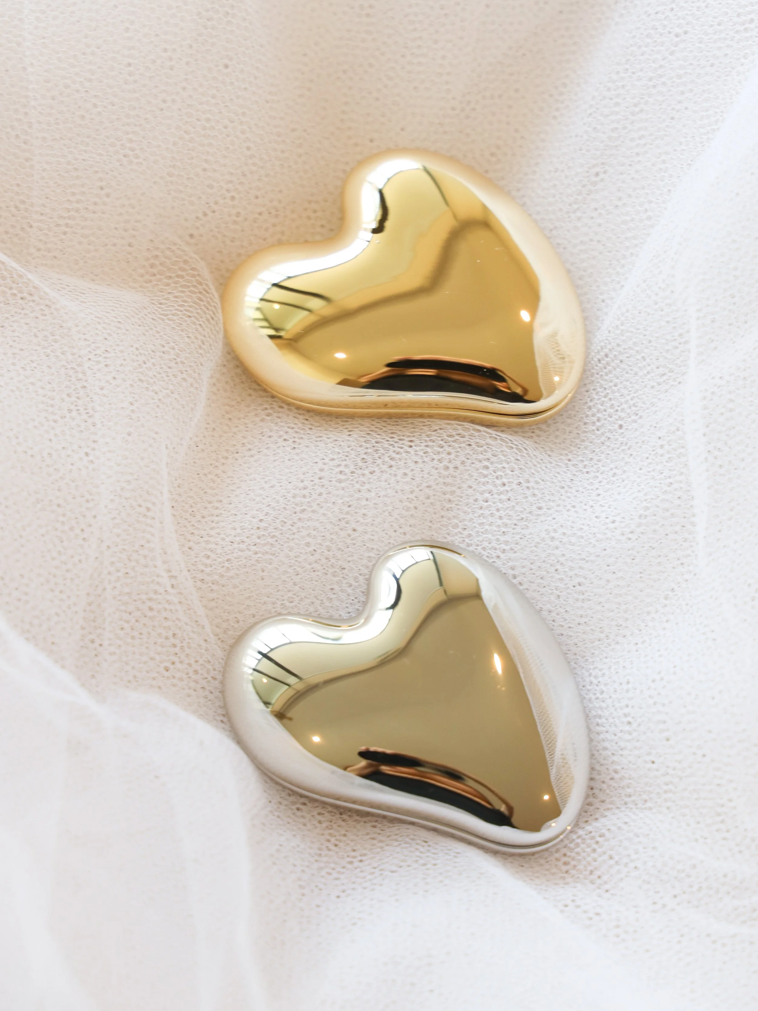 bridesmaid-gift-personalised-engraved-compact-mirror-gold-silver.jpg.png