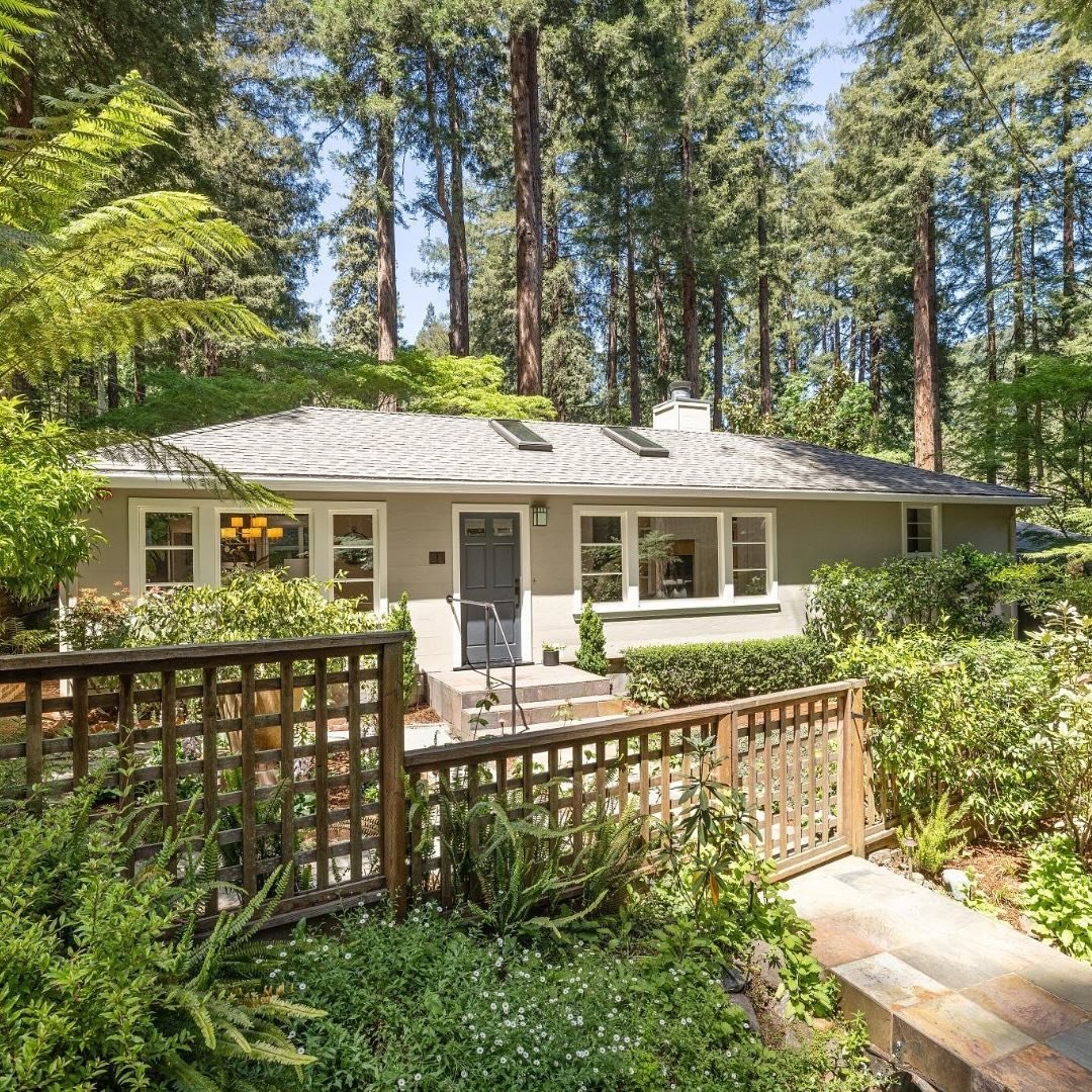 Step into 33 Winwood Place in Mill Valley and step into your own slice of redwood paradise! This cozy yet spacious abode is flooded with natural light, making every day feel like a sunny retreat.

With 3 bedrooms, 2 bathrooms, and a bonus flex room, 
