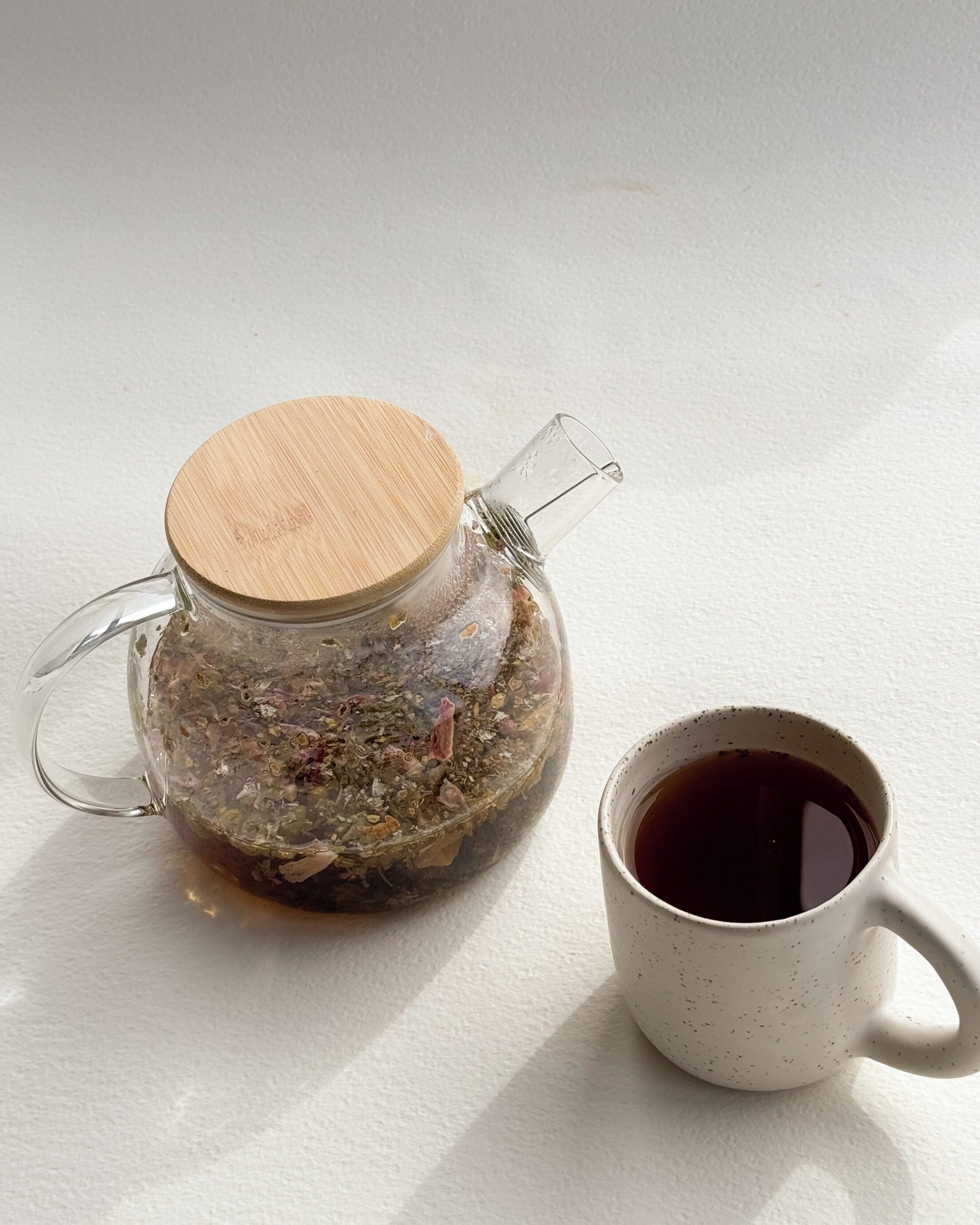 Mums to be on your Christmas list? Our nurturing raspberry leaf tea was crafted to embody the essence of motherhood. The perfect gift to help to embrace the tender moments of late pregnancy 🤍