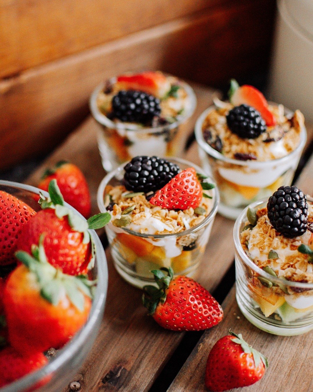 🍓Start your day with a yogurt parfait, with fresh fruit, granola and lavender honey. Delivered to your office bright and early! ☀️
From corporate luncheons to nutritious breakfast spreads, our Peake drivers deliver excellence every day! 🚚
For more 
