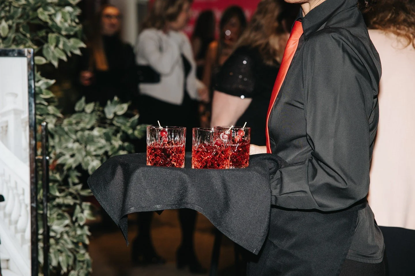 Warm summer air has officially turned into the crispness that only tells us that Fall has arrived, and Holiday Season is just around the corner! ⁠
⁠
&hellip;Say whaaaat!? 😲⁠
⁠
That&rsquo;s right! From office parties with beautiful passed treats and 