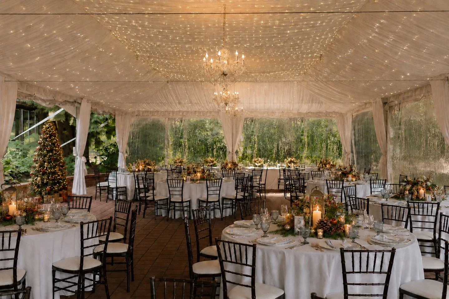 Celebrate the holidays at Brock House ✨️⁠
⁠
A waterfront setting, timeless heritage charm, and of course, delicious and customizable menus are a few of the ways we're making spirits bright this festive season. ⁠
⁠
Whether it's a holiday party, a clie