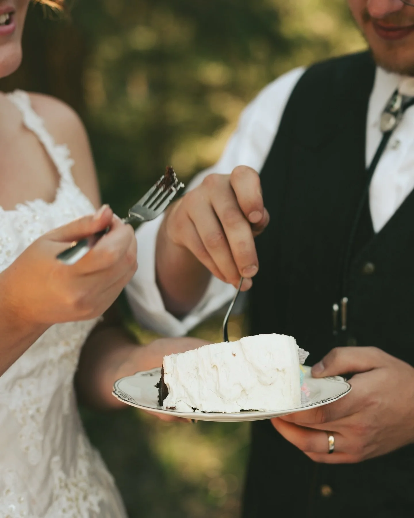 Foster and Gabby (aka Foz and Gab) were married in the Mountains of Libby at Gabby’s grandparents’ house. Everything that they planned from the homegrown wildflowers to the thrifted plates and centerpieces to the altered wedding dress fro