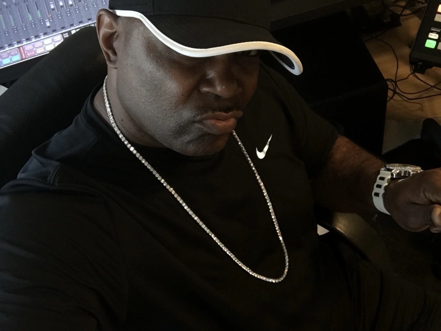 Premiere: Stream Artist's Michael Hicks’s New Single