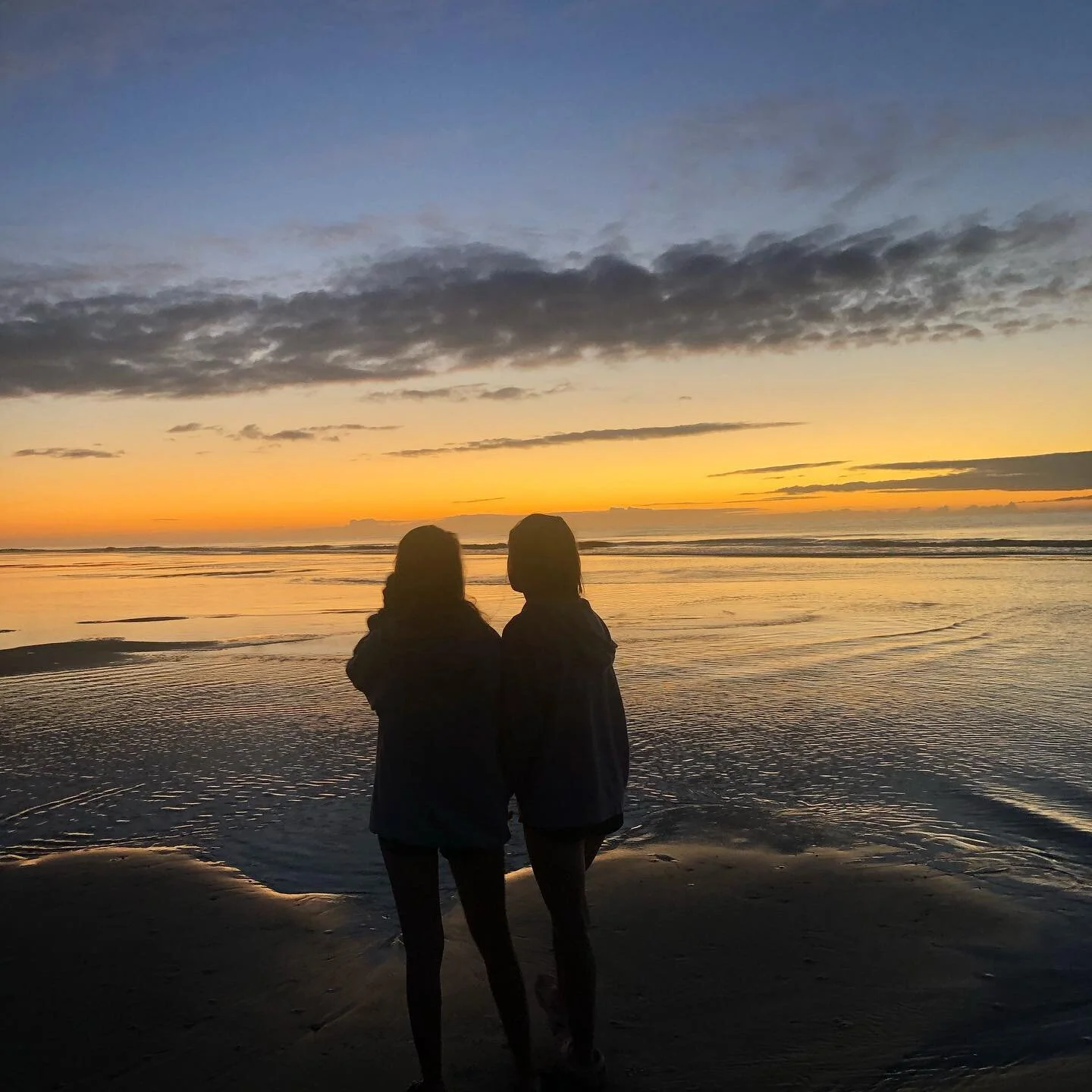 Pre-State🏌🏽&zwj;♀️walk on the beach.