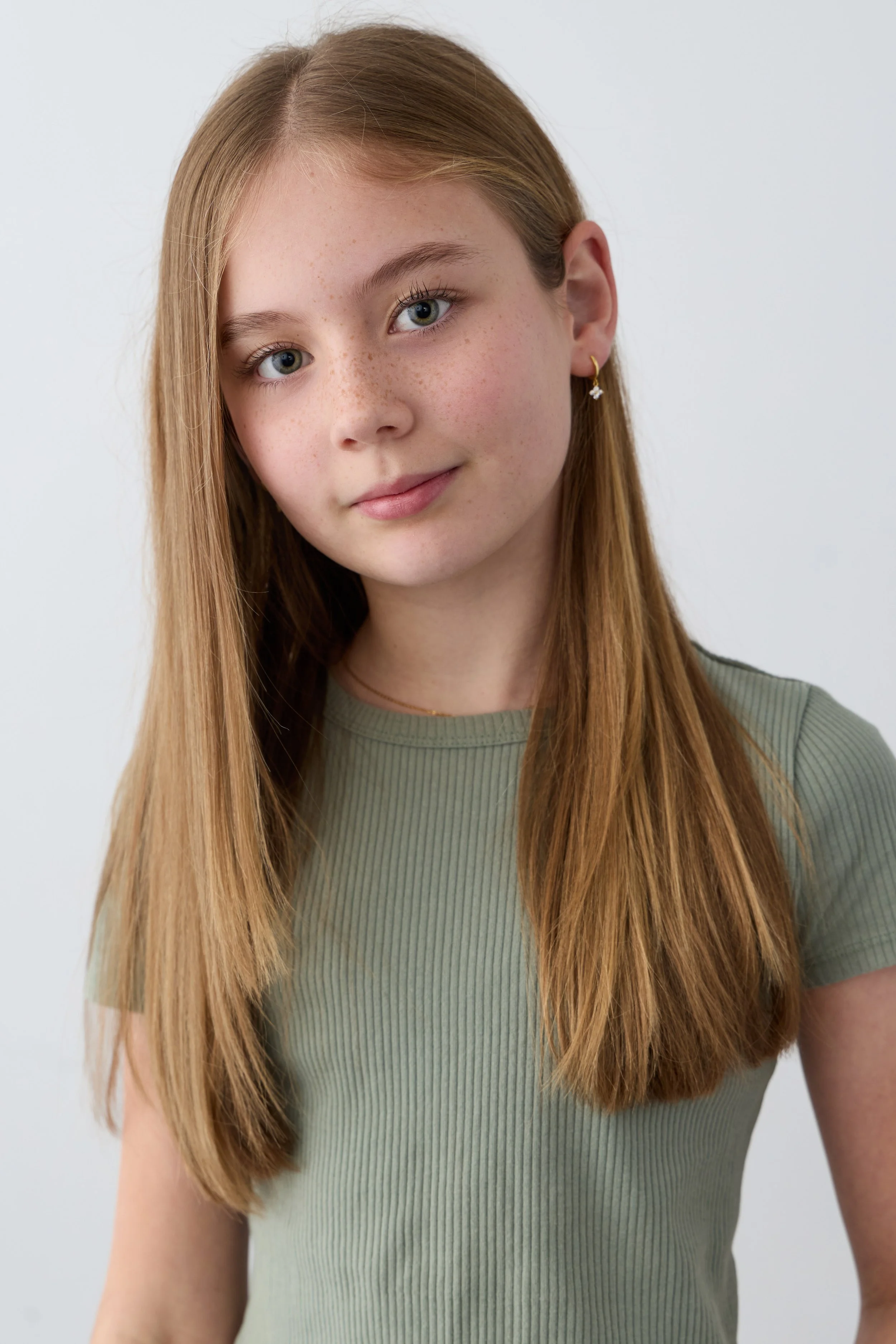 Best-Sydney-Headshot-Photography-Photographer-Portraits-Actors-Modelling-Model-Linkdin-Headshots-Acting-Portfolio-Photoshoot