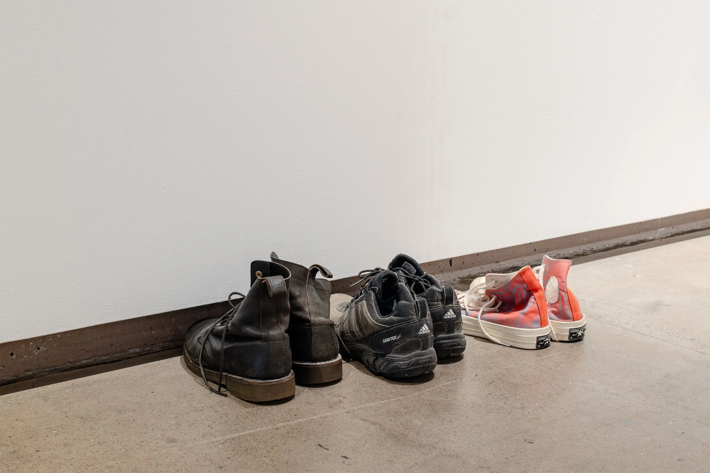 01_Please_take_your_shoes_off_at_the_door01.jpg
