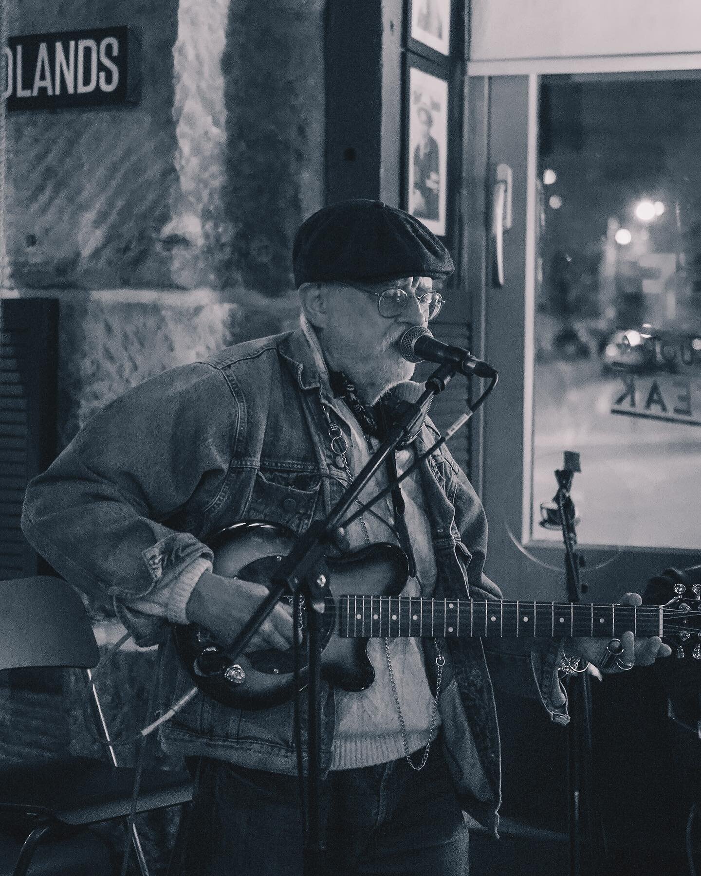 🎸 We&rsquo;ve been working with @finsbayflatiron_glasgow documenting their evenings of live music and the performers themselves! This includes their Traditional Music &amp; Open Mic nights.

A real mix of talented characters including a hugely popul