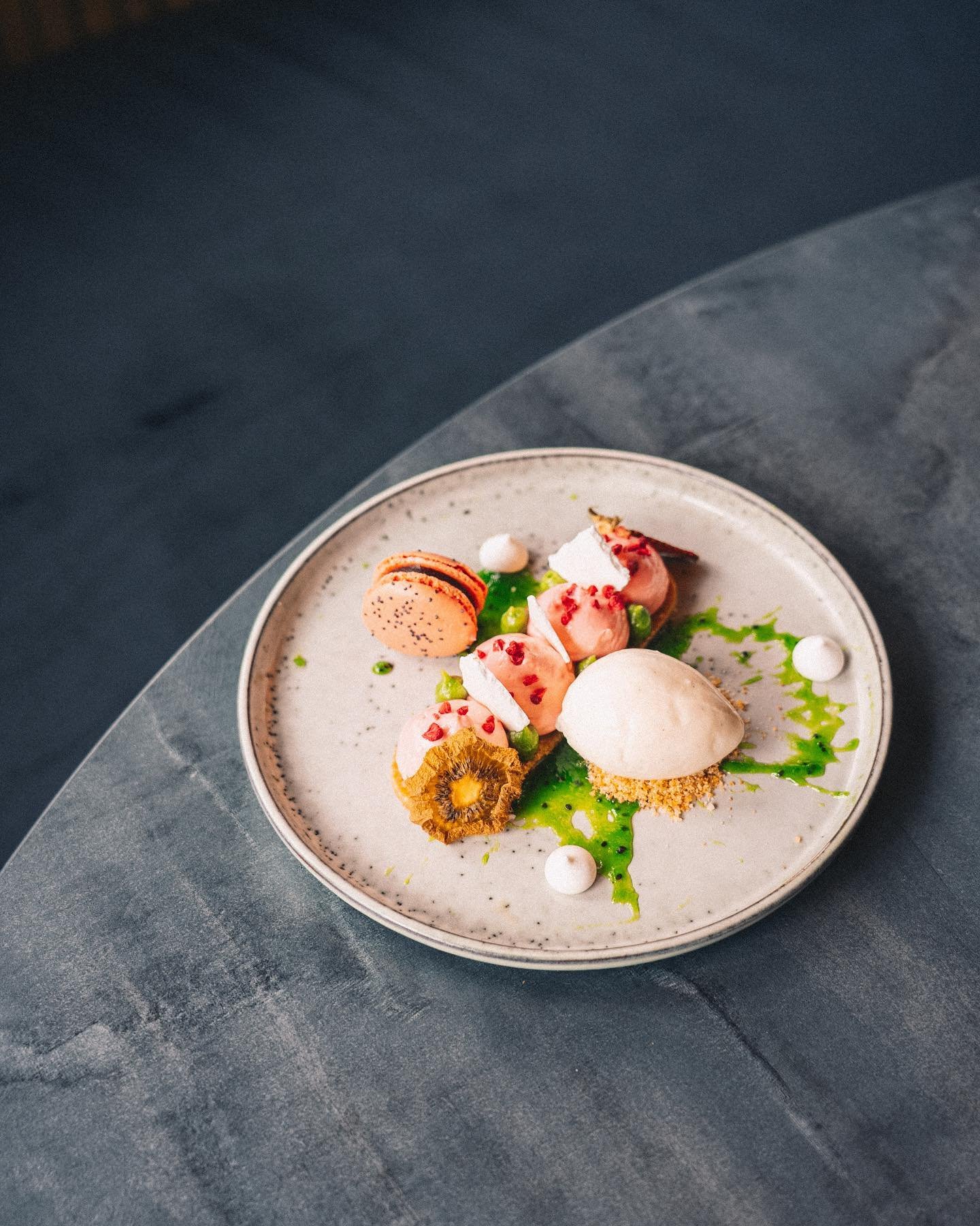 New to Glasgow ✨ @barandtenderglasgow 

From the family behind Glasgow staples Meat Joint &amp; Mini Grill comes Bar &amp; Tender. A Scottish seafood &amp; steak restaurant. 

We&rsquo;ll be taking over all aspects of social media, content creation, 