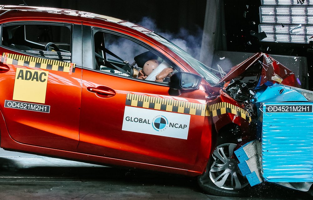  Mazda 2 alcanza cuatro estrellas y Nissan Almera tres estrellas en protección de ocupantes adultos — Global NCAP