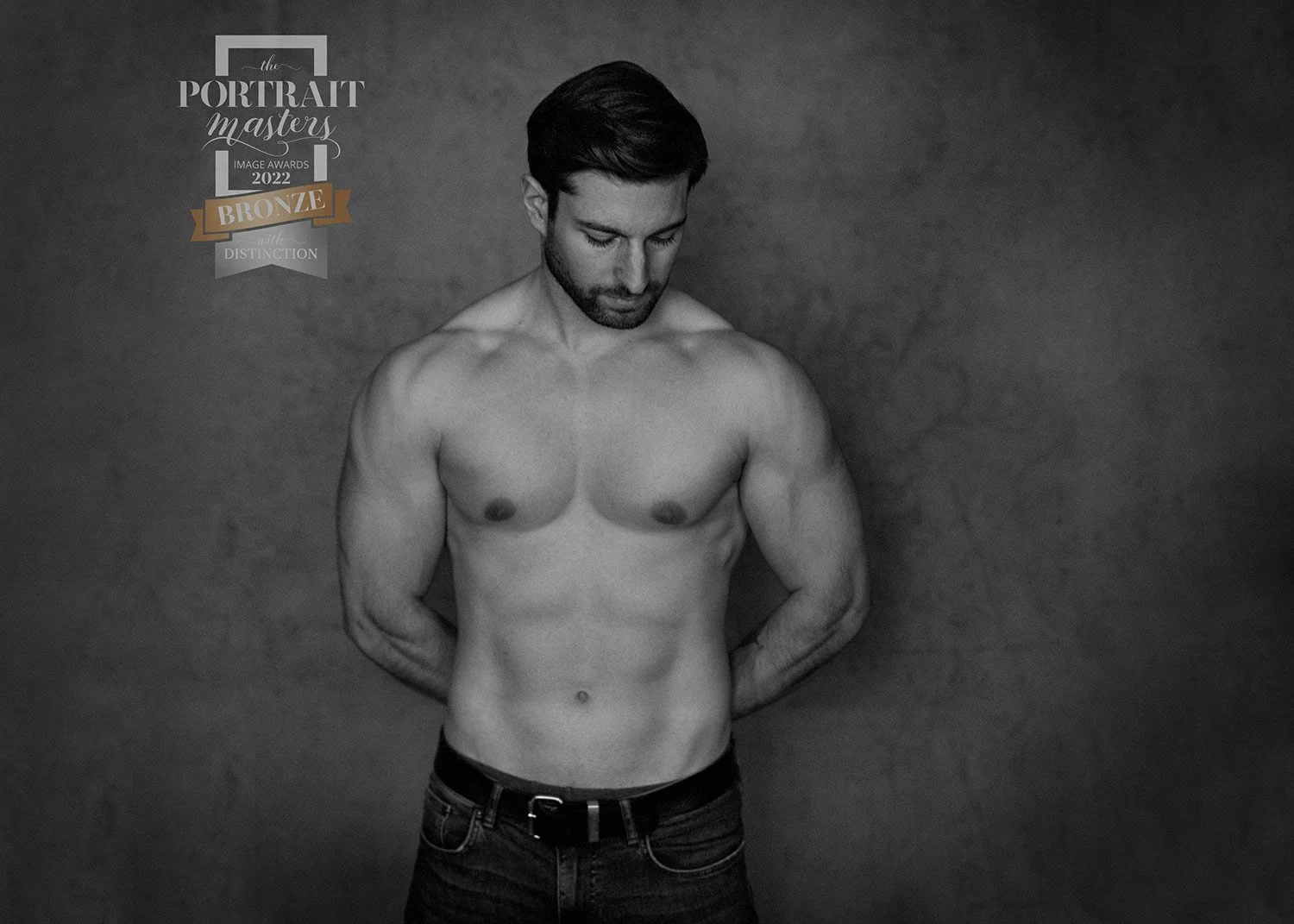 jonas_LoftStudio_09122022_SheonaAnnPhoto_bronzeDisitinction.jpg