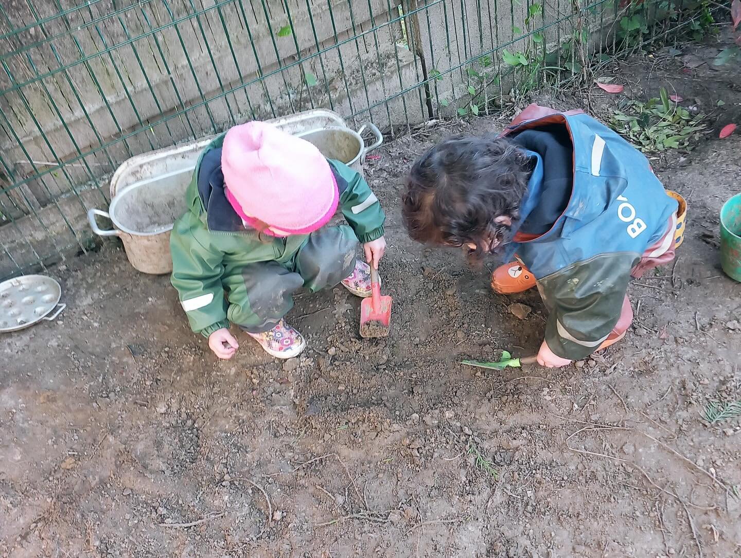 Mercredi 🌱✨

#creche #montessori #semi #pleinair #concentration #toddleractivities #toddlerlife #autonomie #confianceensoi #louveciennes #yvelines