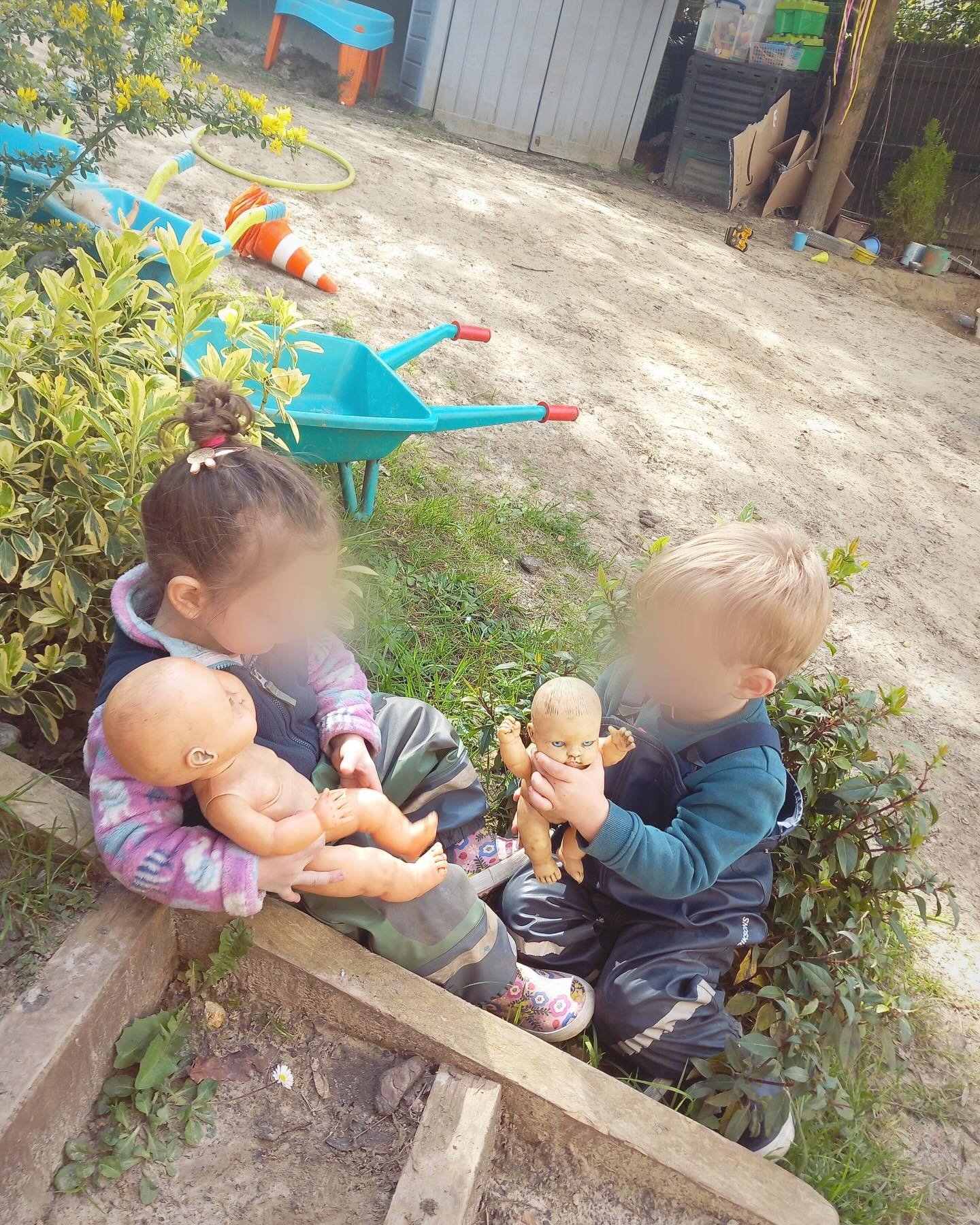 Jeudi ✨🌱

#creche #montessori #semi #pleinair #infantcommunity #toddleractivities #toddlerlife