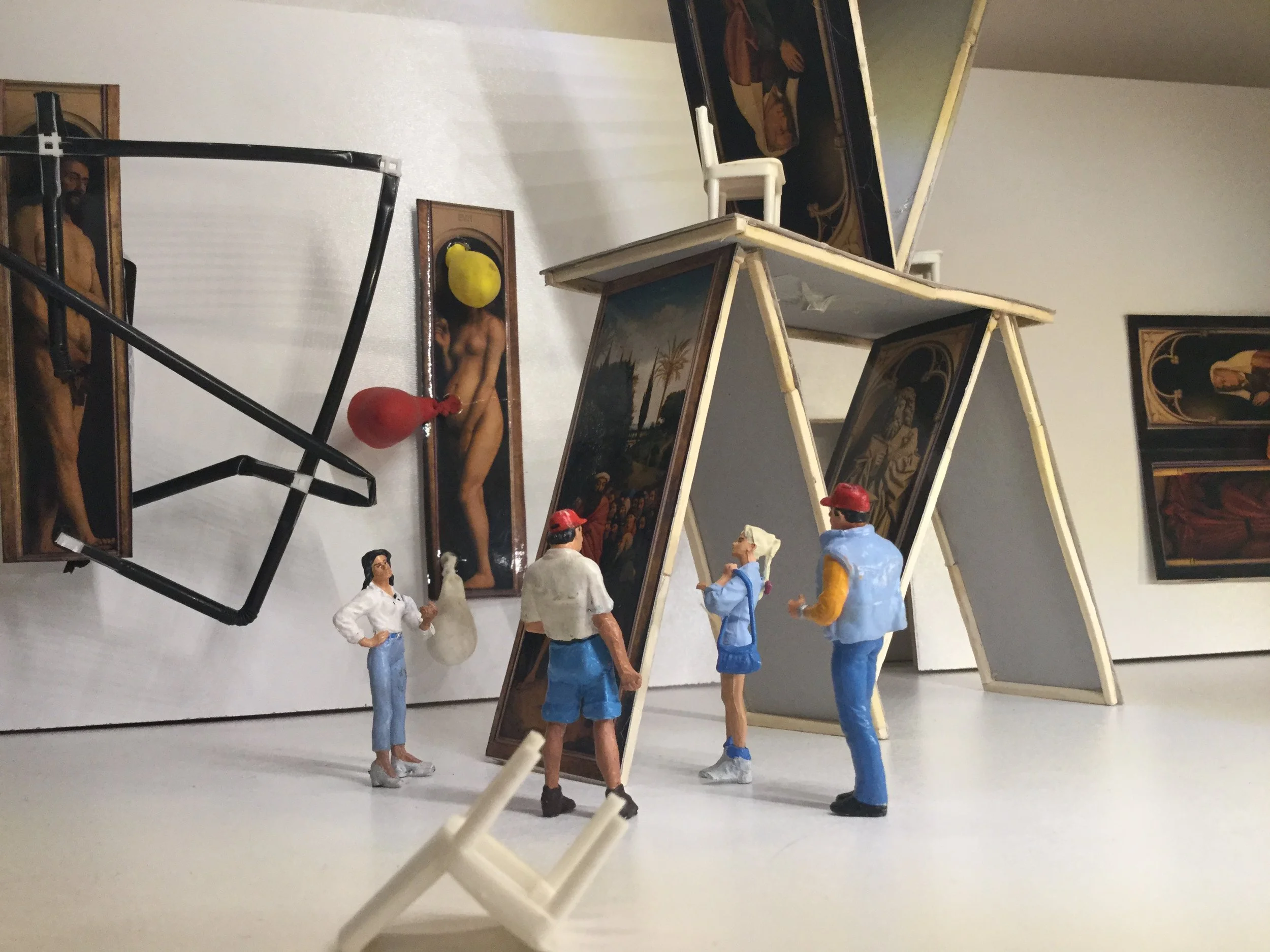 PUnk Judy Balance Redondo miniaturenthater