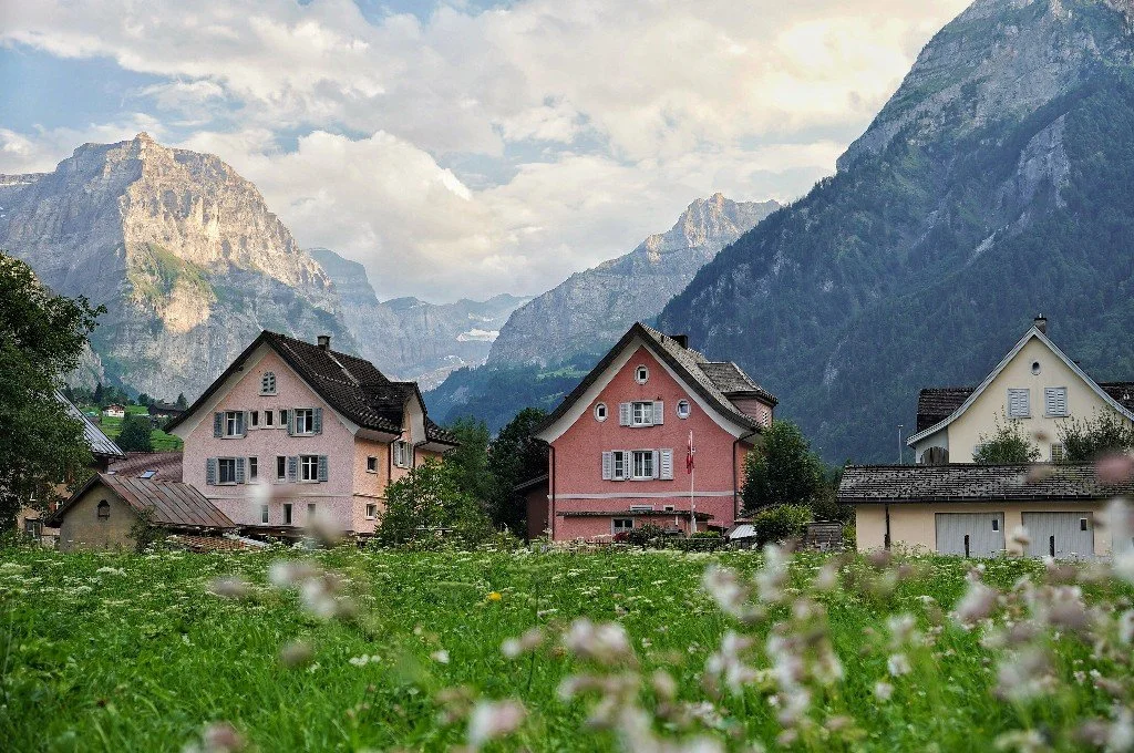 Hiking across the whole of Switzerland offers some sensational glimpses of the alps. One of our solo clients, Roger, hiked the whole Via Alpina 1 across the breadth of the country, and sent us these wonderful photos from his journey! 🥾🏔☀