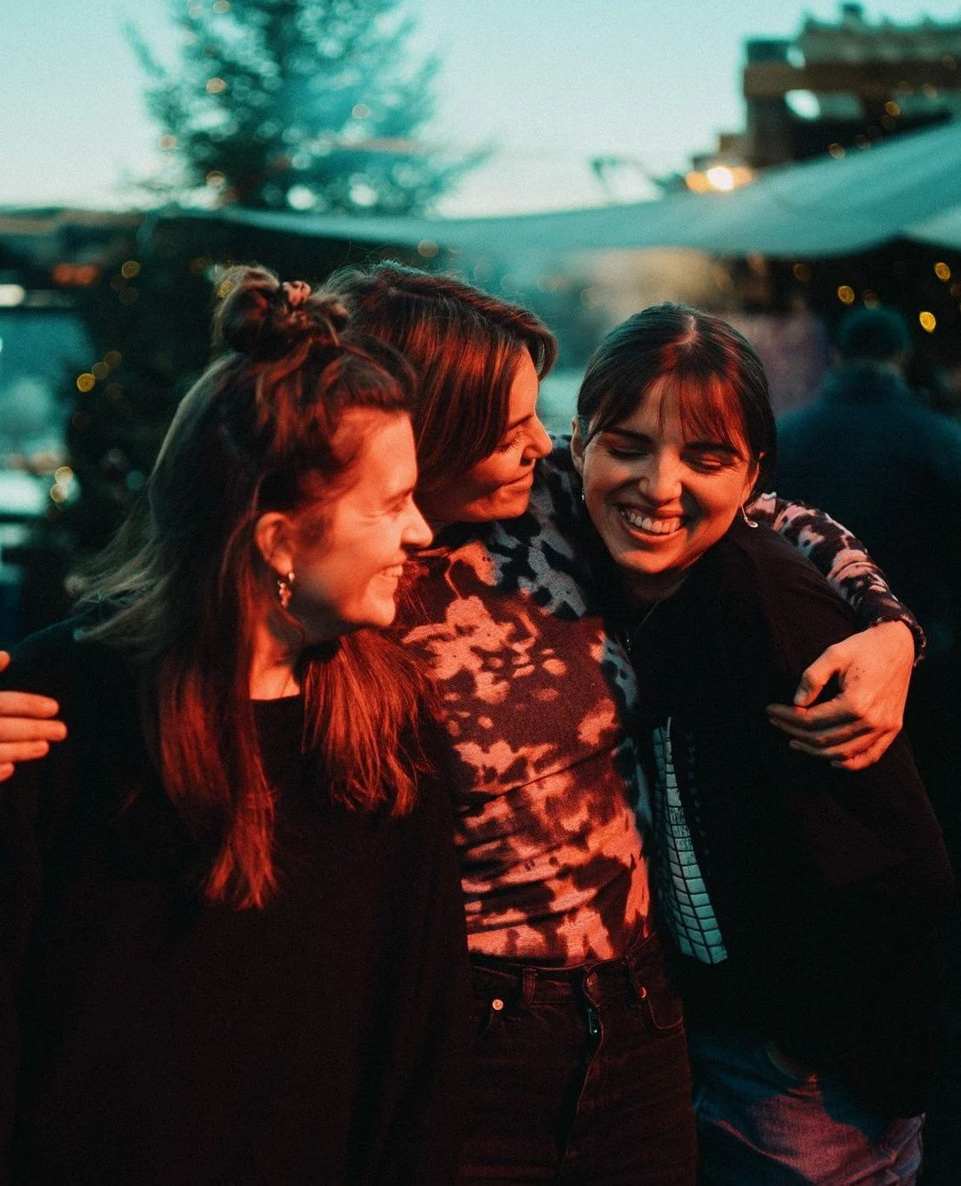 Gooooood juuuul hilsen oss i Oslos Supermarked⁠
⁠
Hanna, Ida og Tone ❤️⁠
⁠
Foto: S&eacute;bastian Dahl