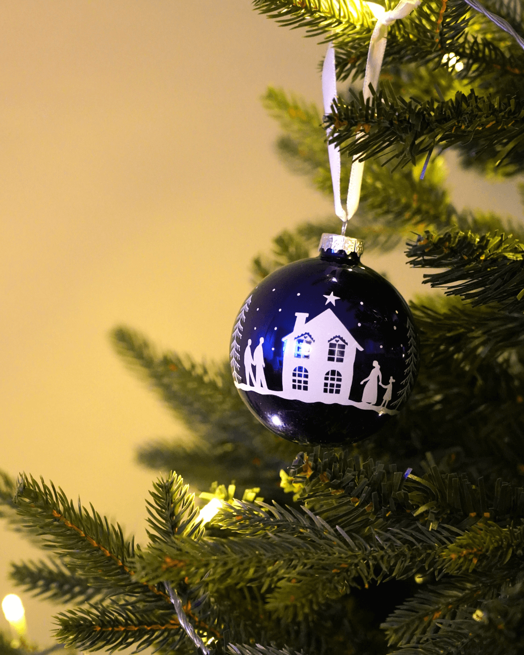 Julekulen fra Mental Helse under Oslos Supermarked sitt julemarked på SALT