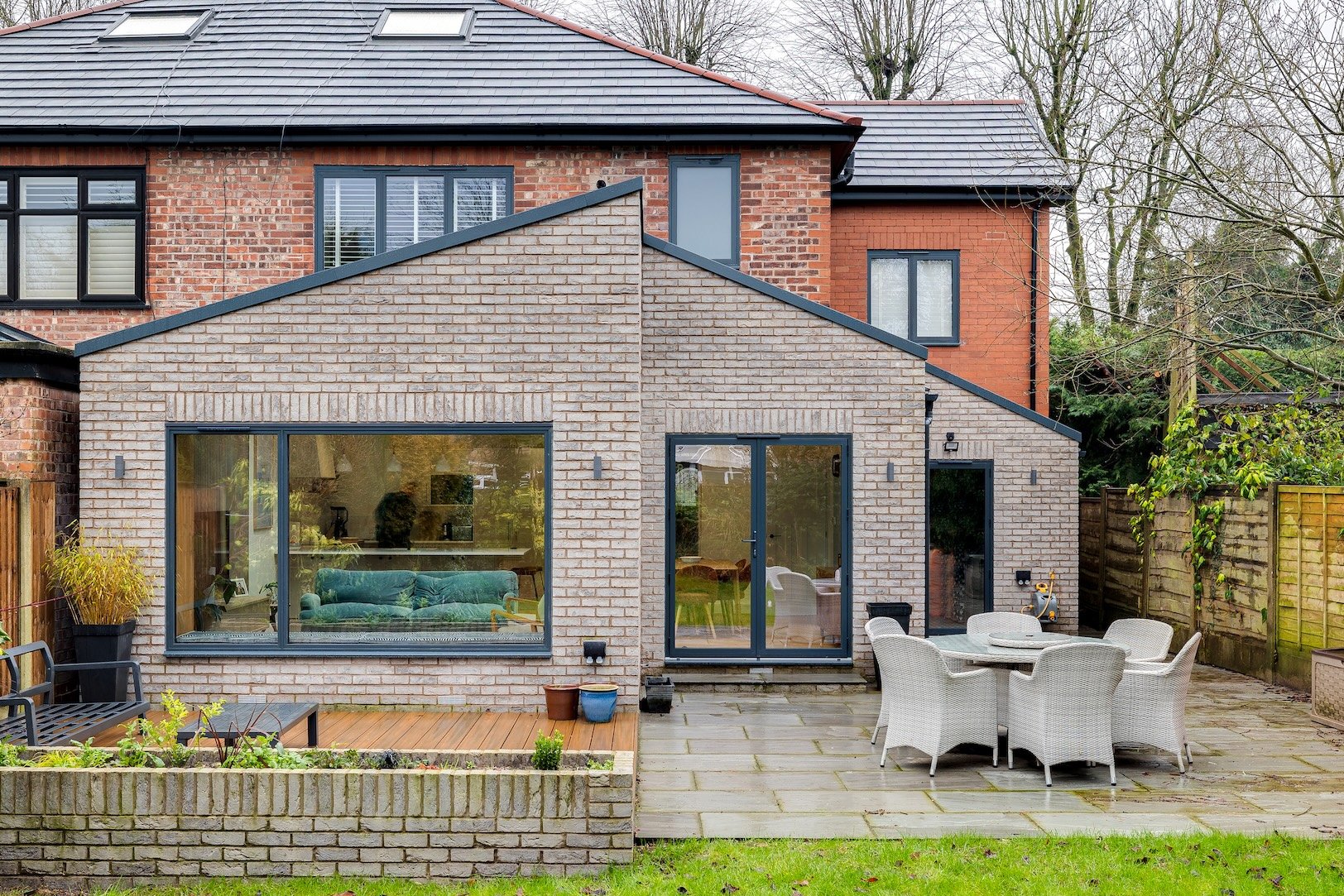4J6A1257HDR-EditKempnoughHallDrive.Resized.jpg