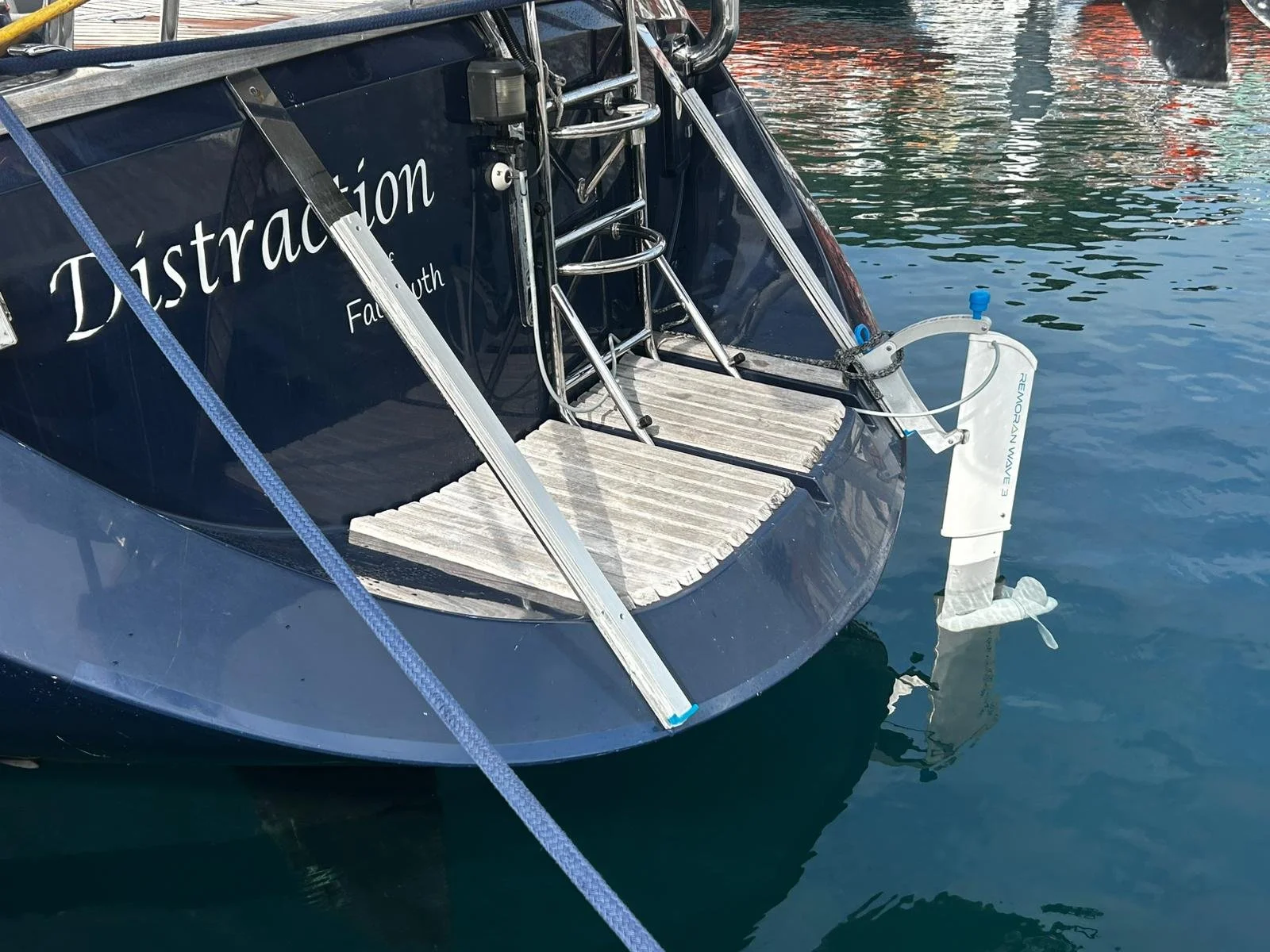 Remoran Hydrogenerator Fitted On Distraction