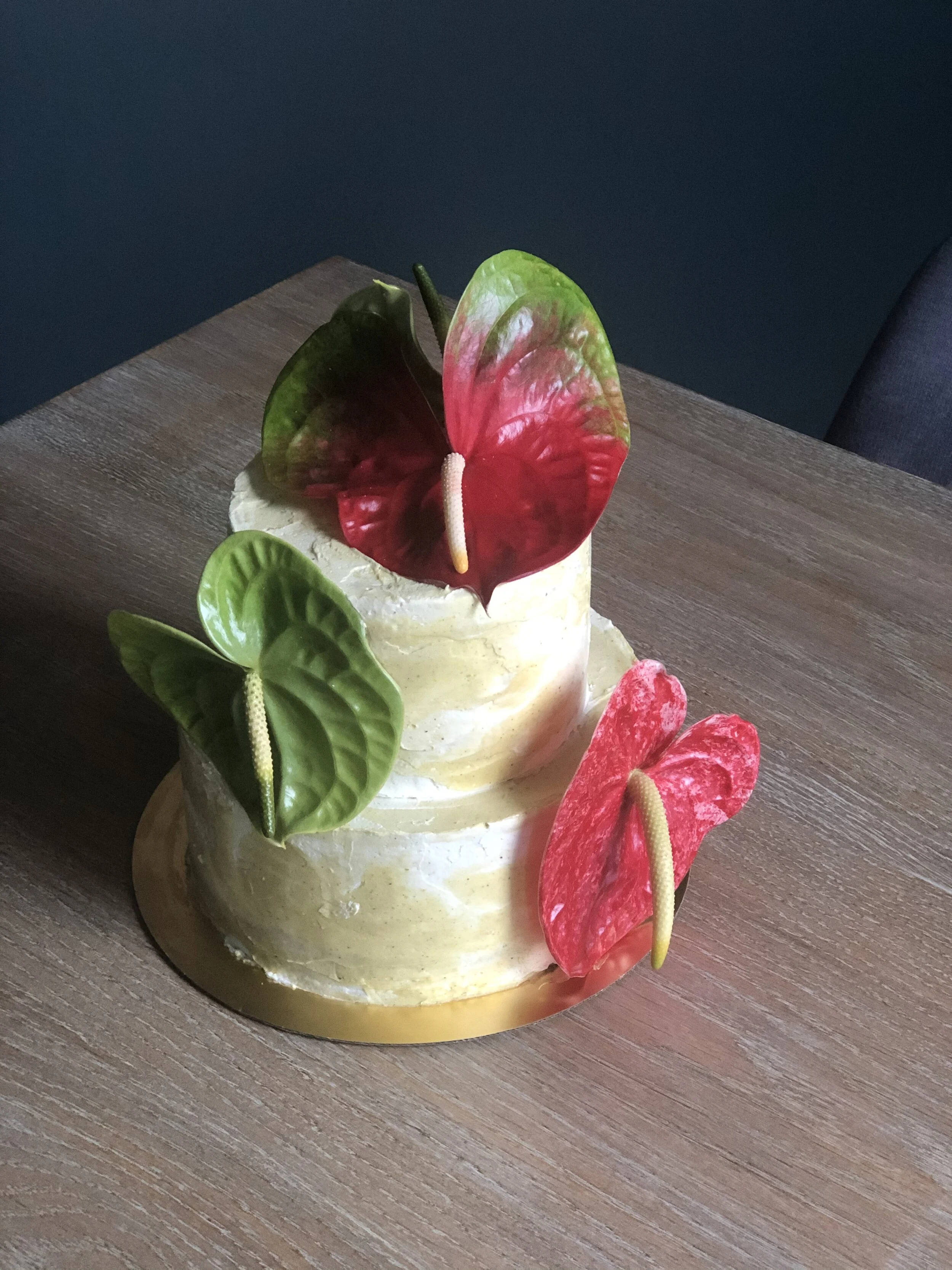 tropiweddingcake.jpg