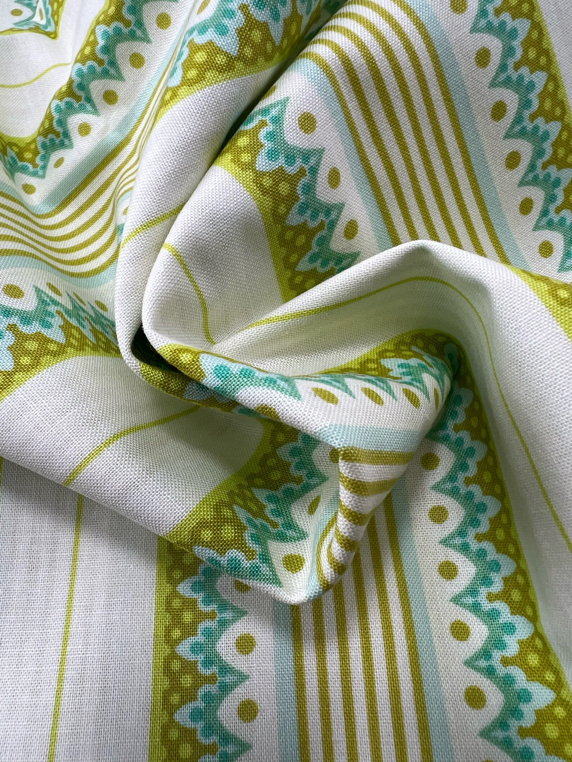 😎 2yds Green Quilting Cotton — Swanson's Fabrics