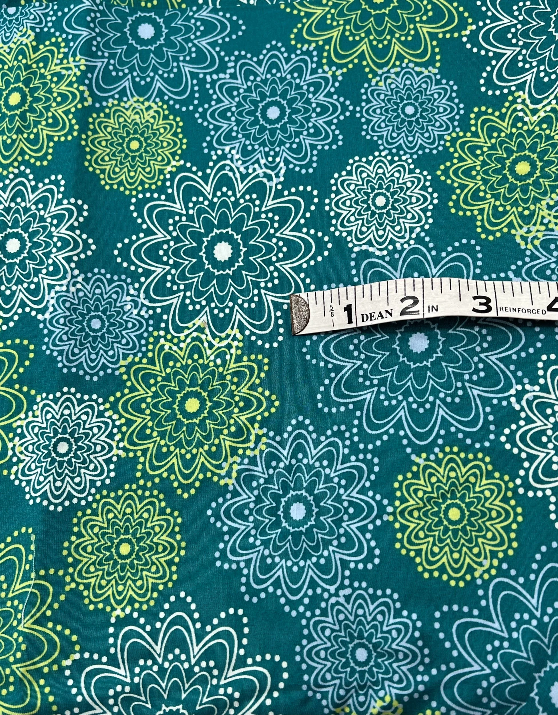 👽 2yds Quilting Cotton — Swanson's Fabrics