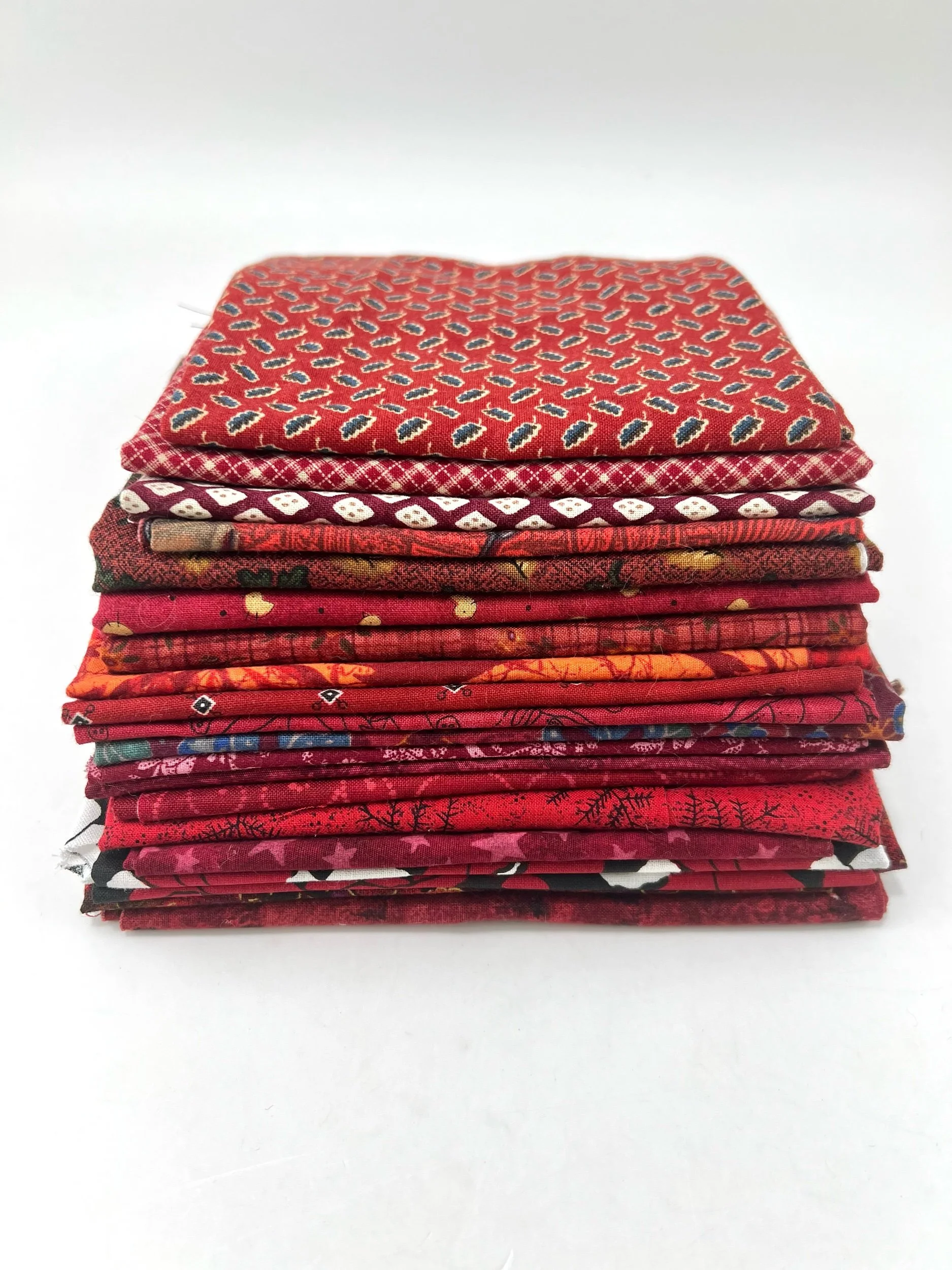 "Seeing (Dark) Red" 1.1lb Quilting Cotton Bundle