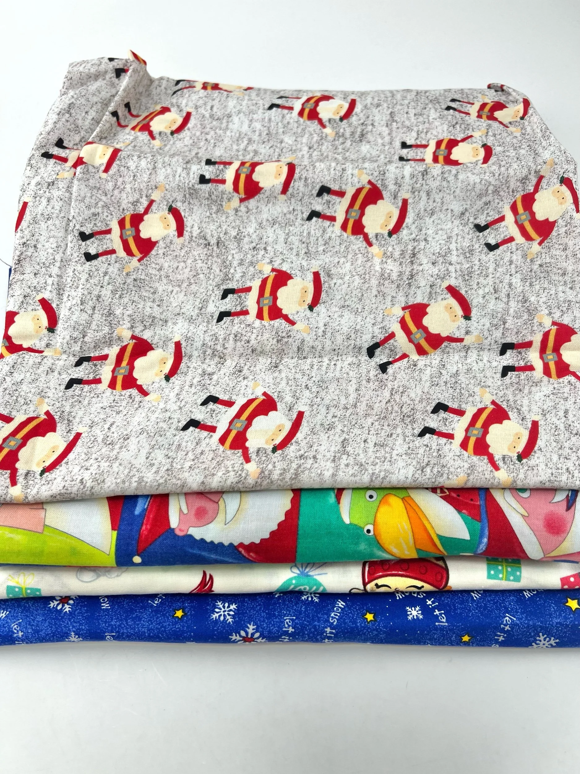 "Christmas Morning" 2lb 1+yd Quilting Cotton Bundle