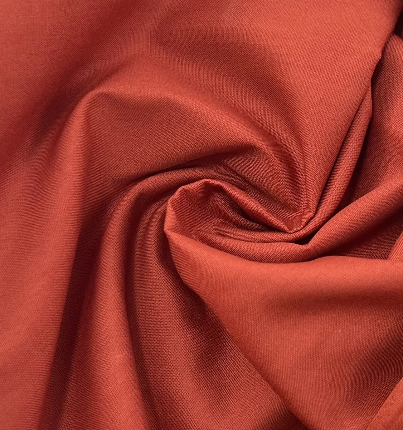 🐜 1 1/2yds Red Cotton Blend