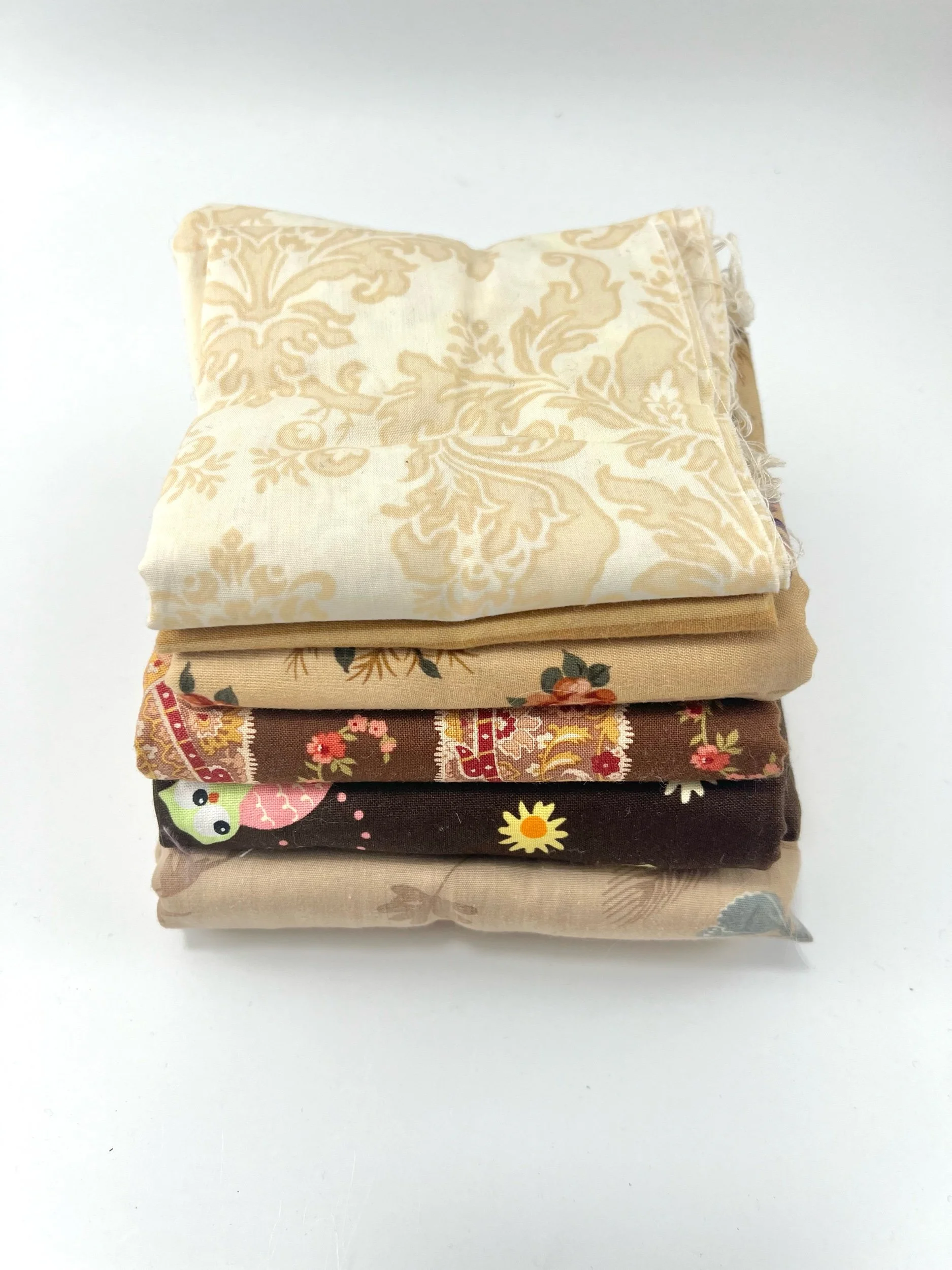 "Who Can It Be Now?" 1.6lb Quilting Cotton Bundle
