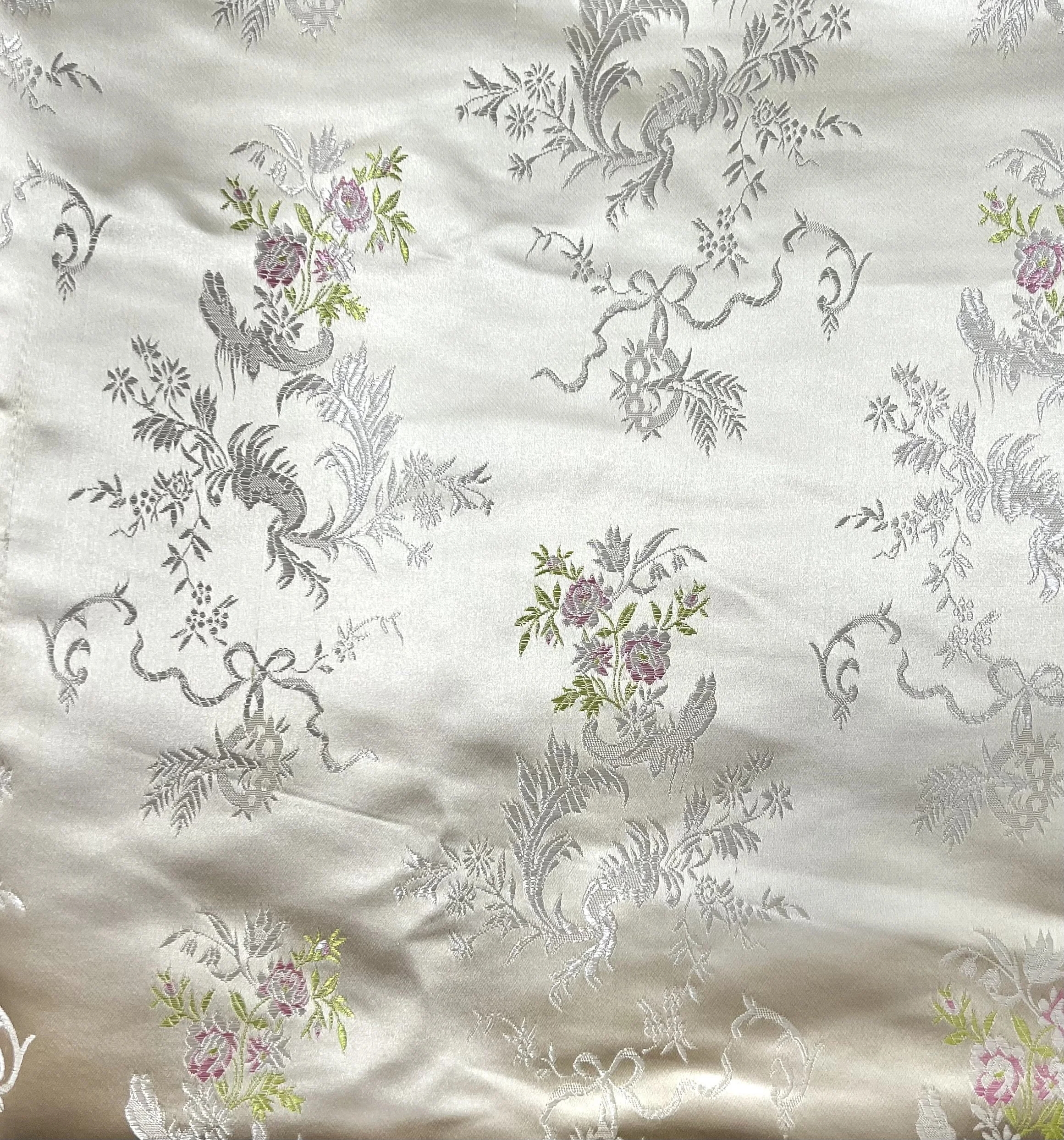 ⭐️ 2 3/4yds Beautiful Satin Brocade