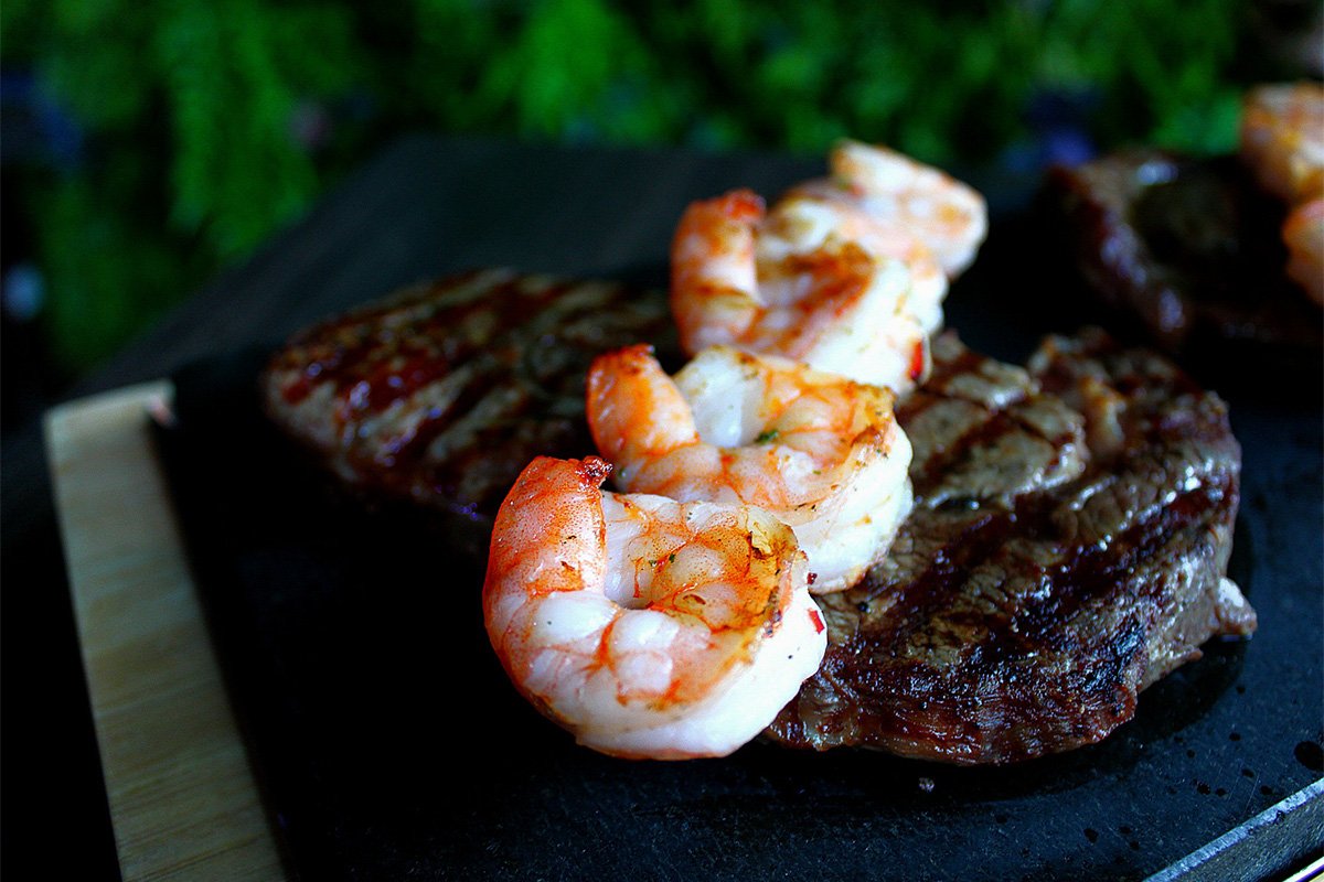 steak-seafood-and-wine-10083057.jpg