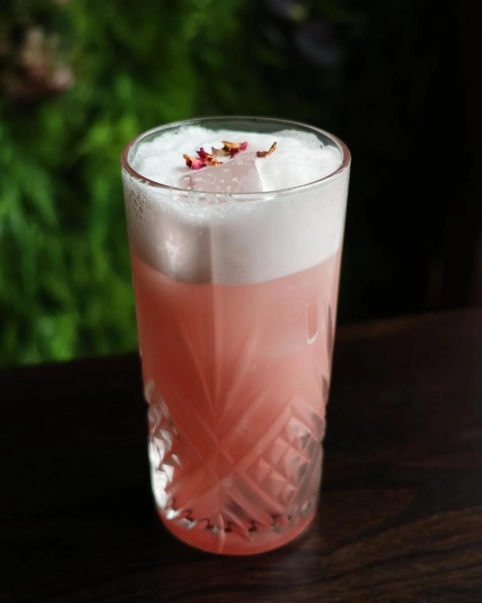 The workday is over&hellip; the cocktails are waiting 😉🍸

Join us at Mharsanta in Merchant City for after-work drinks, good laughs and a relaxed Friday mood.

#glasgoweats #FridayFeels #GlasgowCocktails