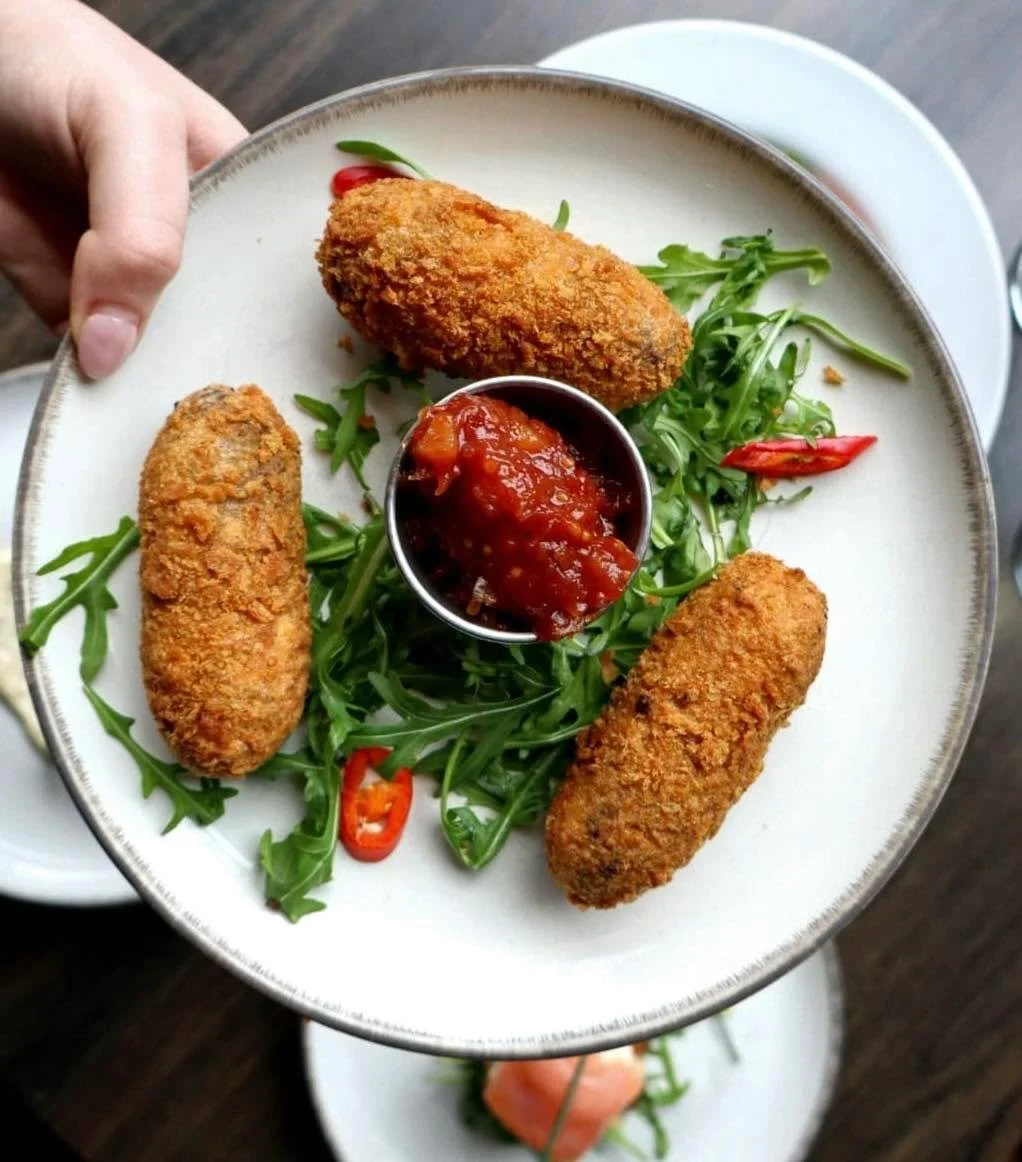 Still making the most of the Easter holidays? Join us for lunch at Mharsanta 🤍

Available daily from 12pm to 5pm
1 course &pound;15.75 | 2 courses &pound;21.75 | 3 courses &pound;26.95

Book your table at www.mharsanta.co.uk

#mharsanta #glasgow #me