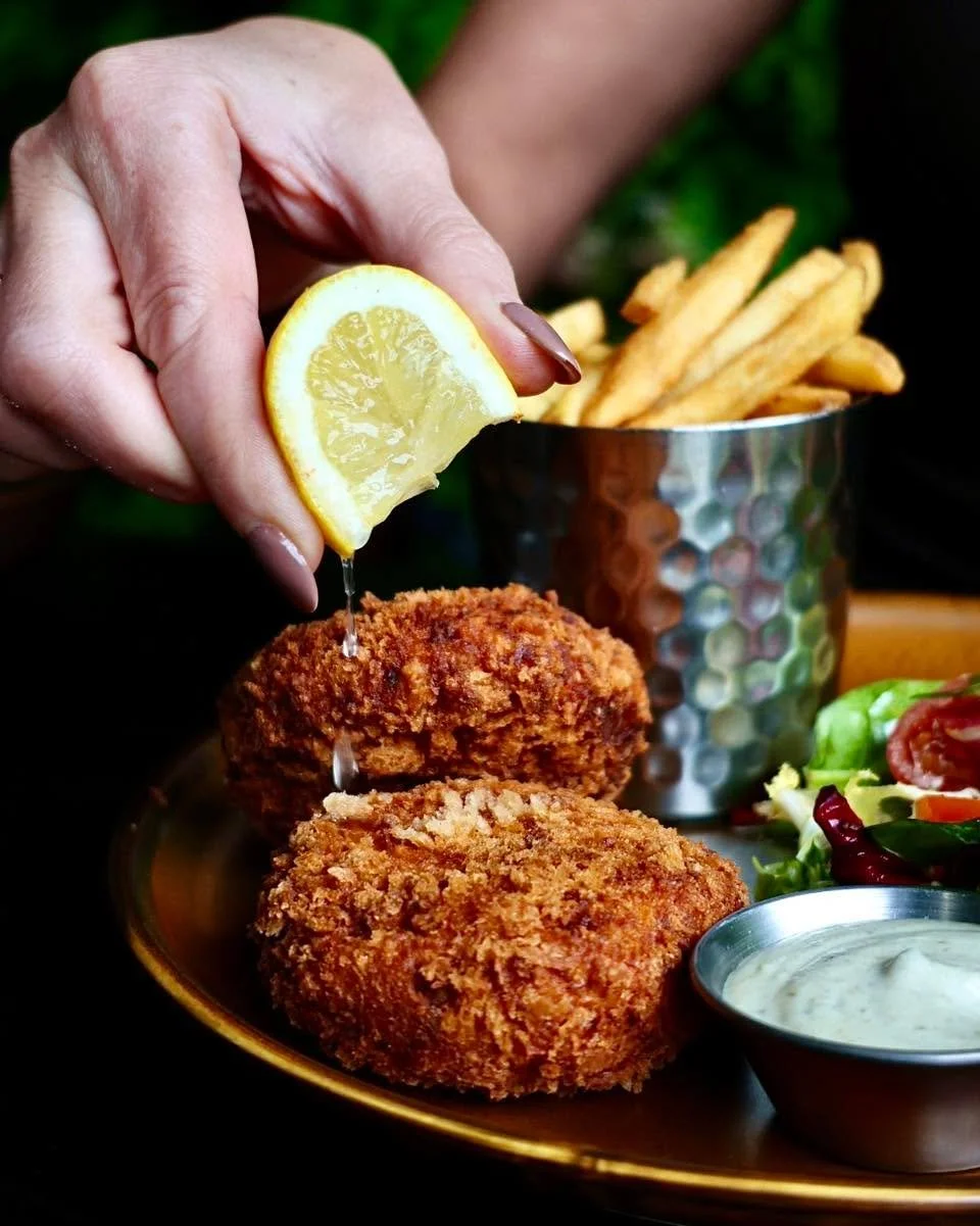Mharsanta Fishcakes 🤍

Served with homemade tartare sauce, fries and a mixed salad.

A proper favourite for lunch or dinner in the heart of Merchant City.

Book your table at www.mharsanta.co.uk

#mharsanta #glasgowfood #glasgoweats #merchantcity #f