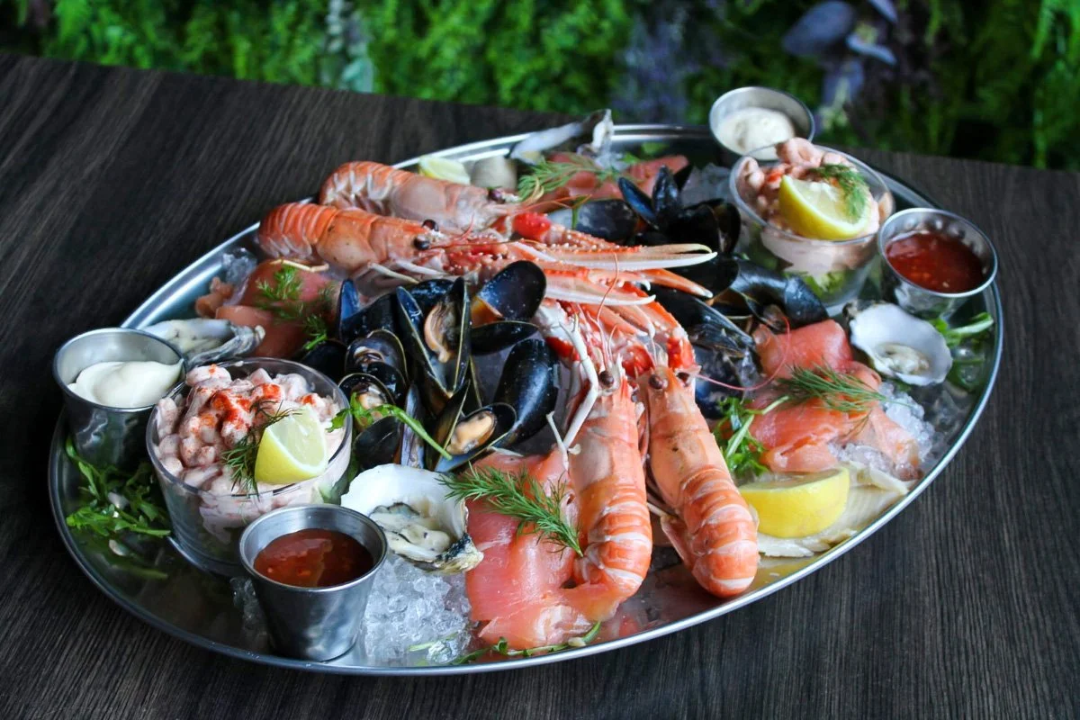 luxury-seafood-platter-for-16153214.jpg