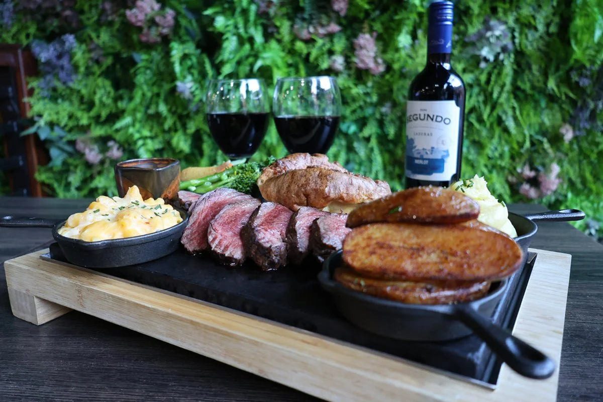 sharing-chateaubriand-sunday-roast-17123051.jpg