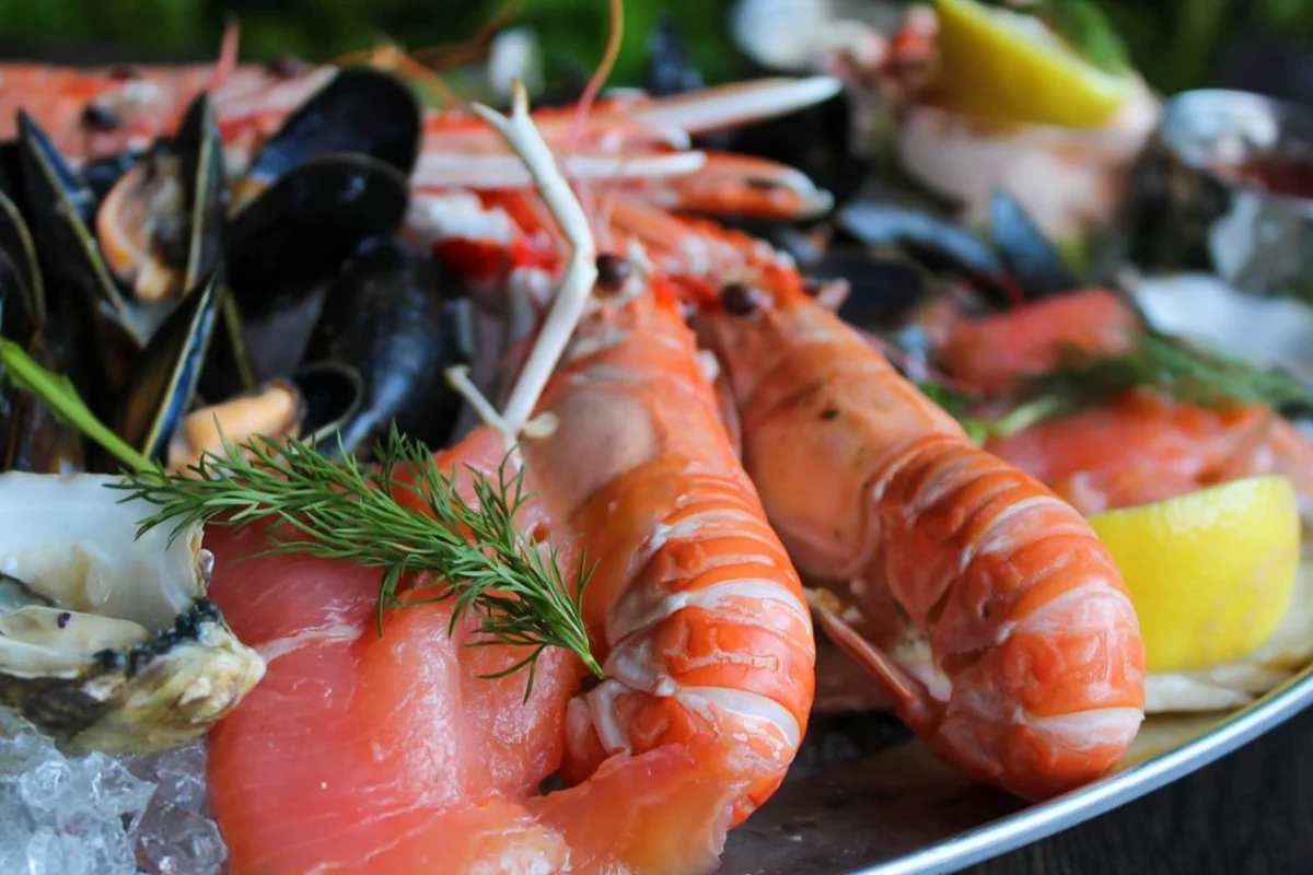 luxury-seafood-platter-for-16153229.jpg