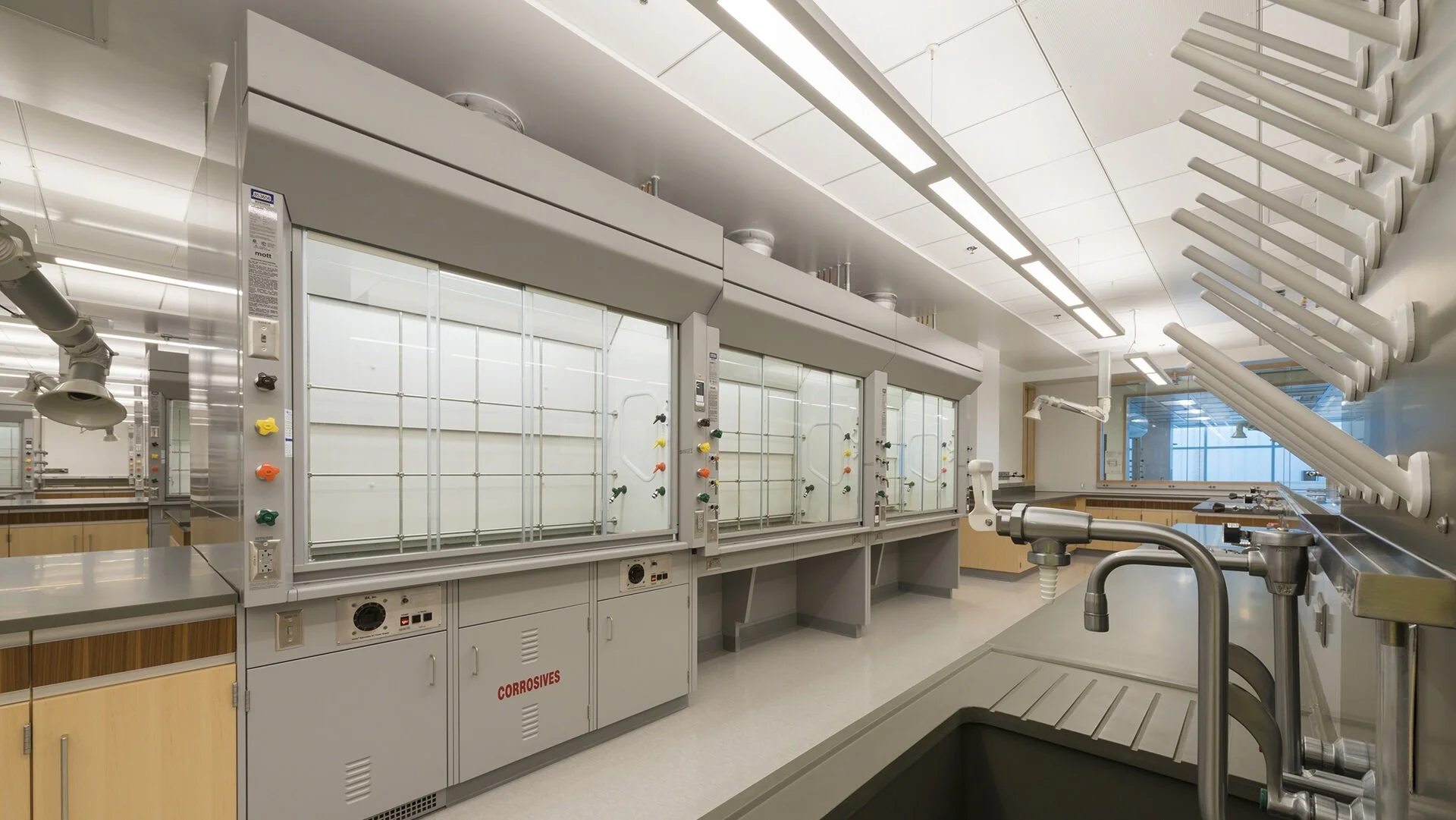 mottLAB Full Service Lab Furniture & Fume Hoods Resource