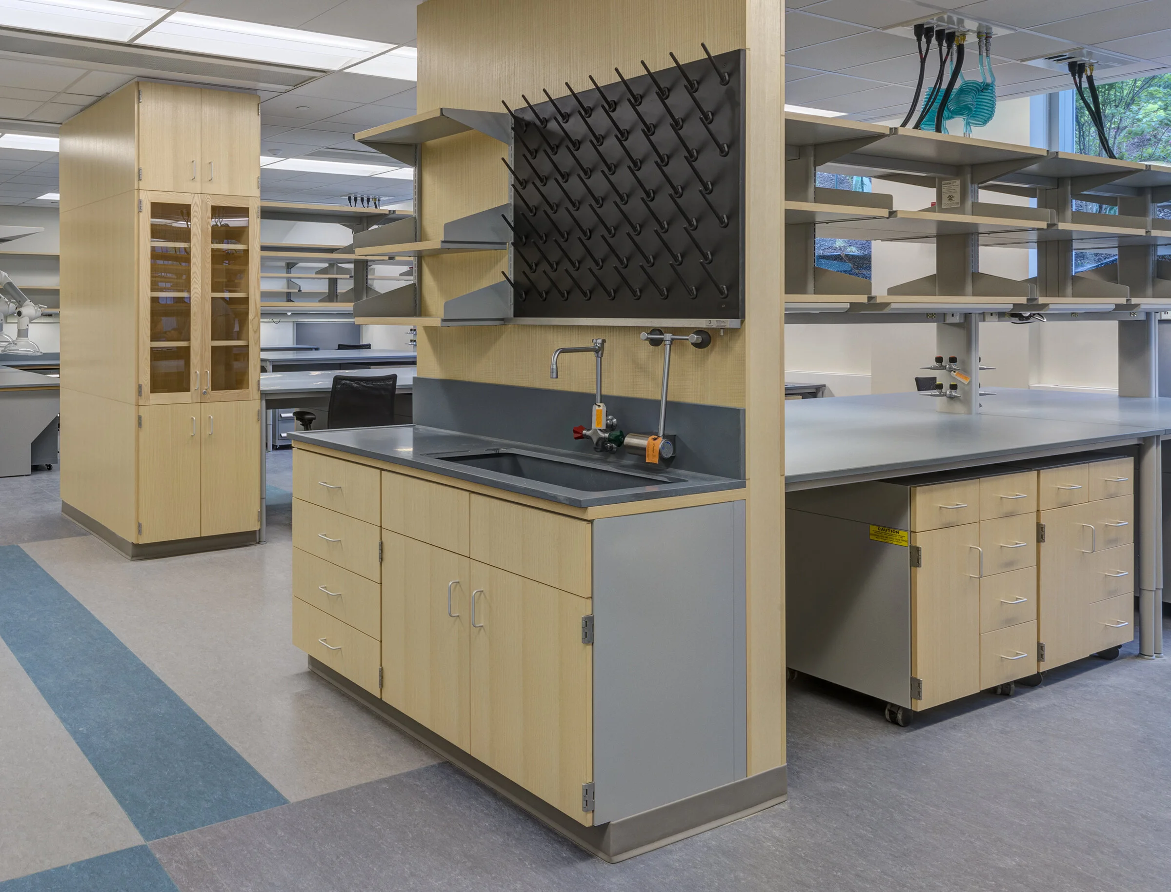 mottLAB Full Service Lab Furniture & Fume Hoods Resource