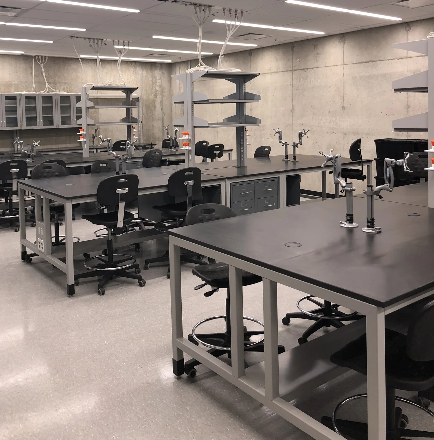 mottLAB CANADA — mottLAB Full Service Lab Furniture & Fume Hoods Resource