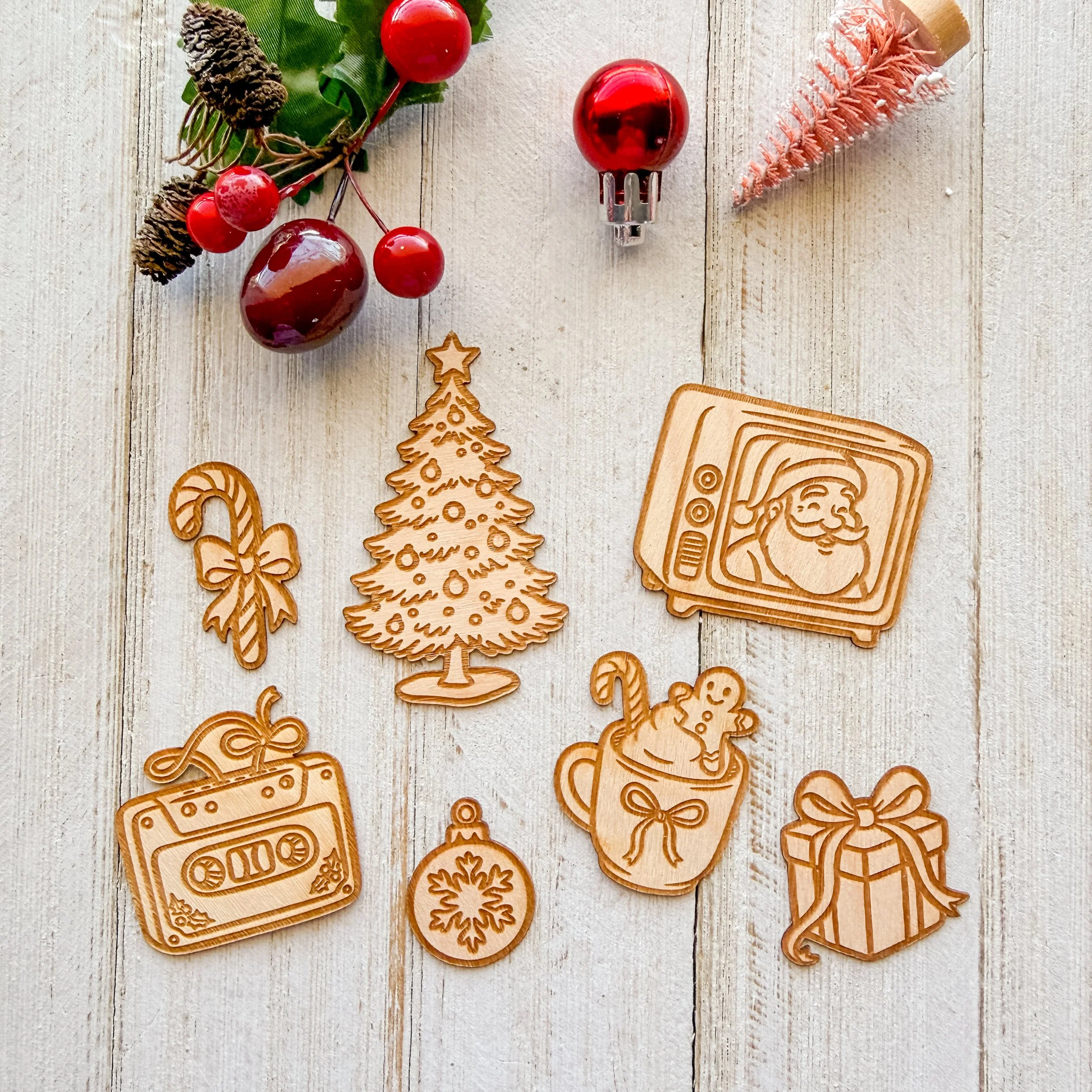 Wood Veneer - Santa's on TV