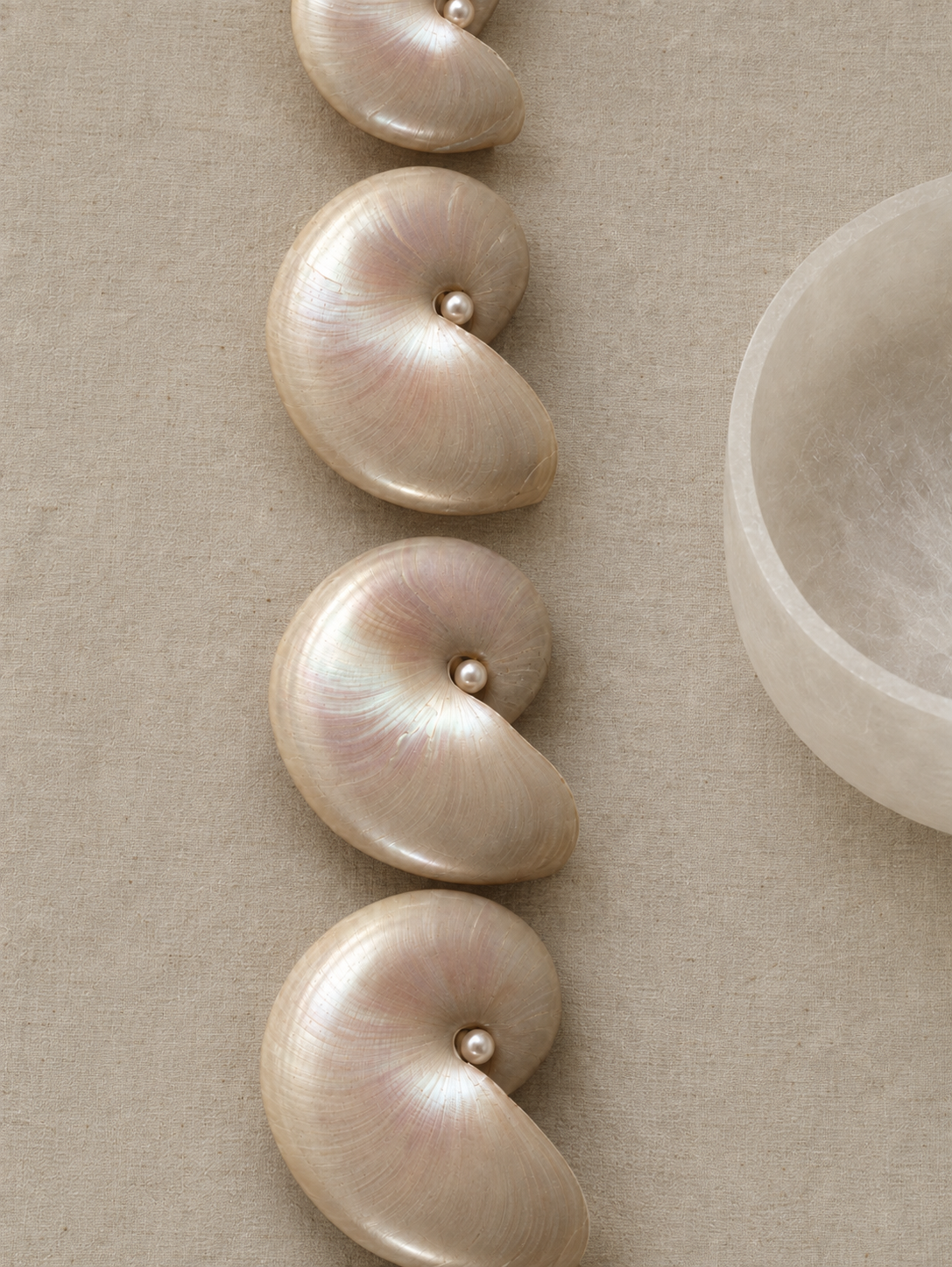 Elle écoute Pearl - Sounded Freshwater Pearl Pendant