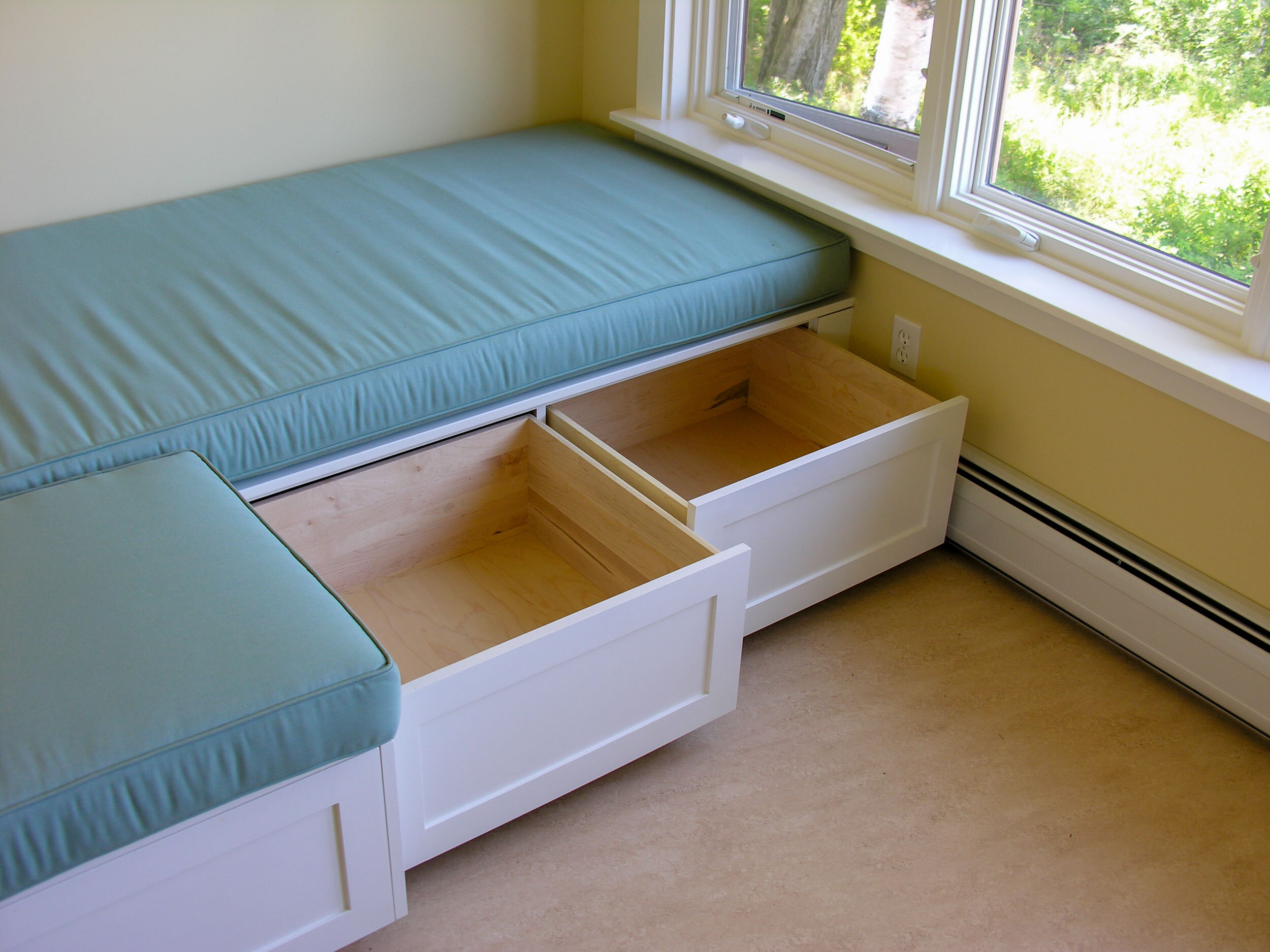 Built-In Daybed With Storage