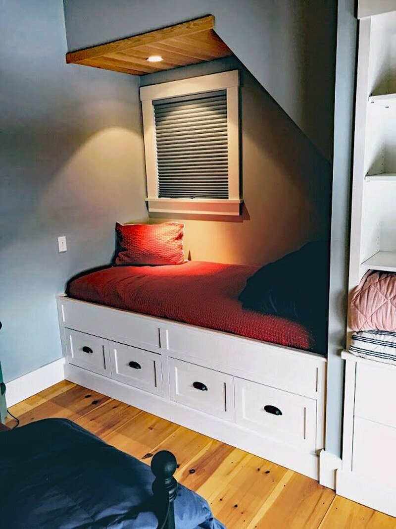Built-In Daybed with Storage Drawers
