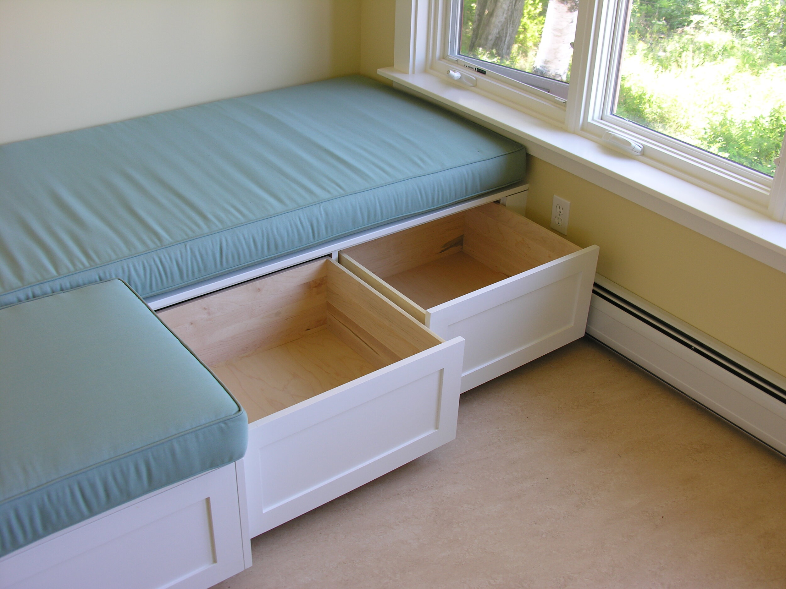 Built-In Daybed With Storage