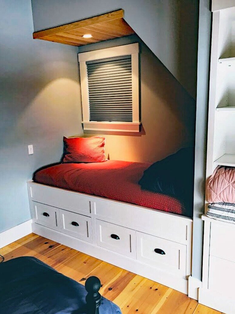 Built-In Daybed with Storage Drawers