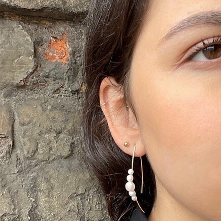 💫 NEW: Pearl Stack Verona Earrings
👗Just add a summer dress and you are good to go&hellip;
.
.
.
#summer #newin #dresstoimpress #dressforyourself #weddings #events #styleinspo #availablenow #agelessstyle #anyage #stylediary #earrings #pearls #sterl